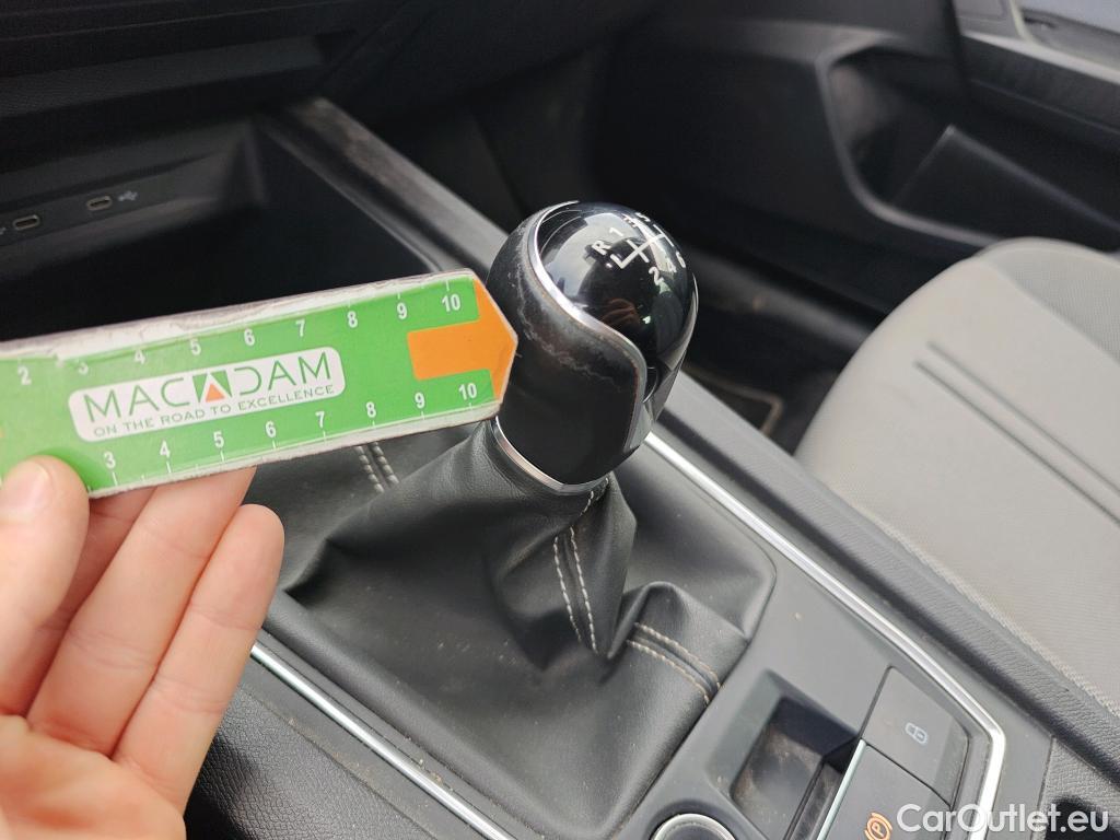  Land Rover  Discovery SEAT Nuevo León / 2020 / 5P / berlina con portón 2.0 TDI 85kW S&S Style Go (AC3) #62