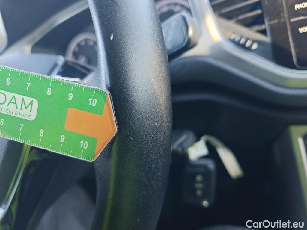  Volkswagen  T-ROC VOLKSWAGEN  / 2017 / 5P / todoterreno Advance 1.0 TSI 81kW (110CV) #18