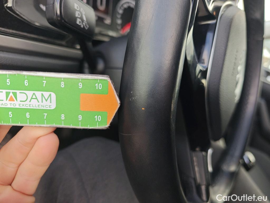  Volkswagen  Polo VOLKSWAGEN  / 2017 / 5P / berlina con portón Advance 1.0 59kW (80CV) #7