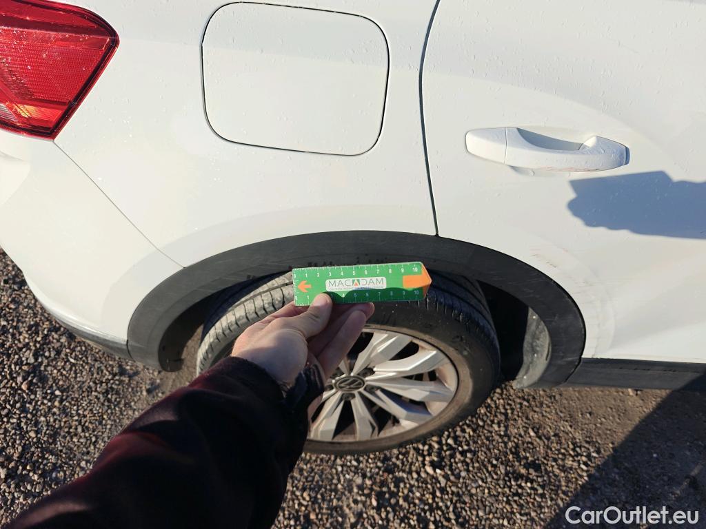  Volkswagen  T-ROC VOLKSWAGEN  / 2017 / 5P / todoterreno Advance 1.0 TSI 81kW (110CV) #26