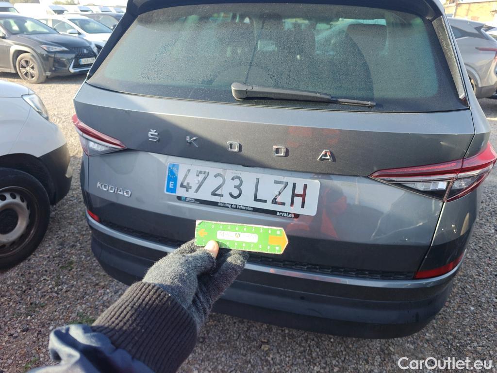  Skoda  Kodiaq SKODA  / 2021 / 5P / todoterreno 1.5 TSI 110KW (150cv) 4x2 Ambition #4