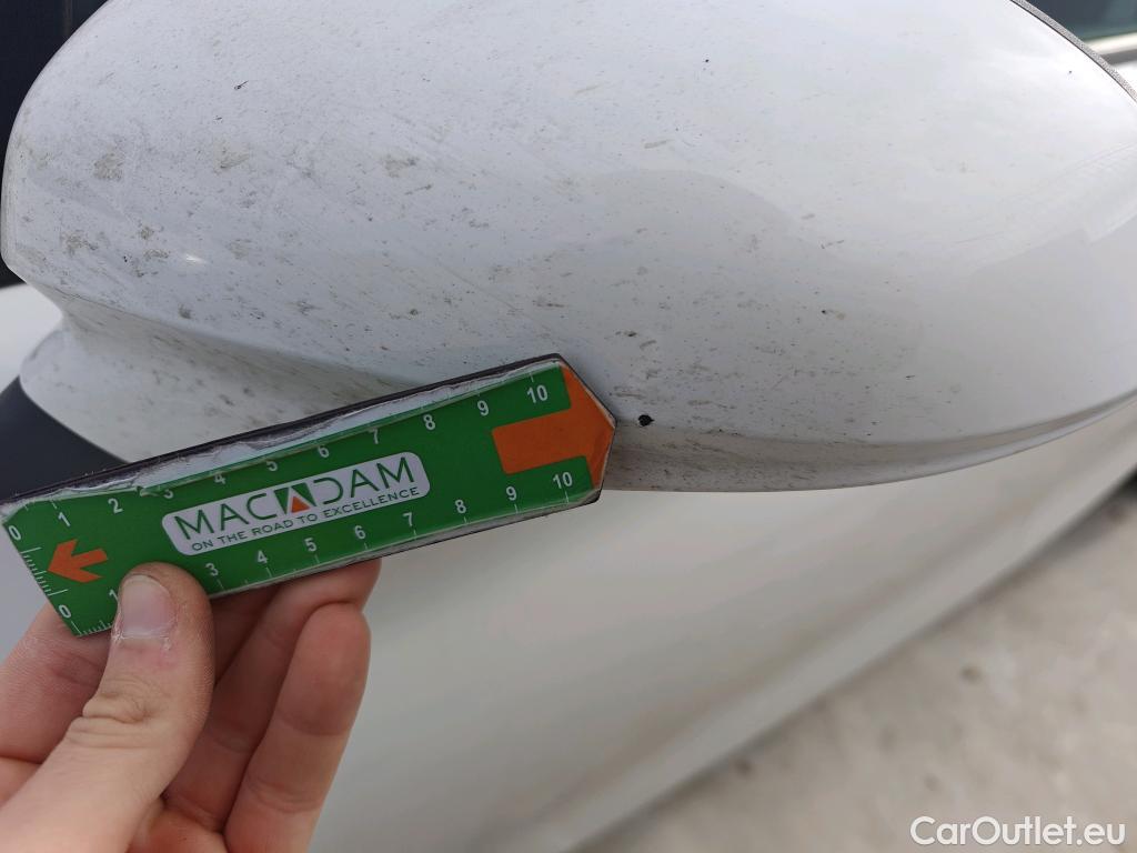  Land Rover  Discovery SEAT Nuevo León / 2020 / 5P / berlina con portón 2.0 TDI 85kW S&S Style Go (AC3) #78