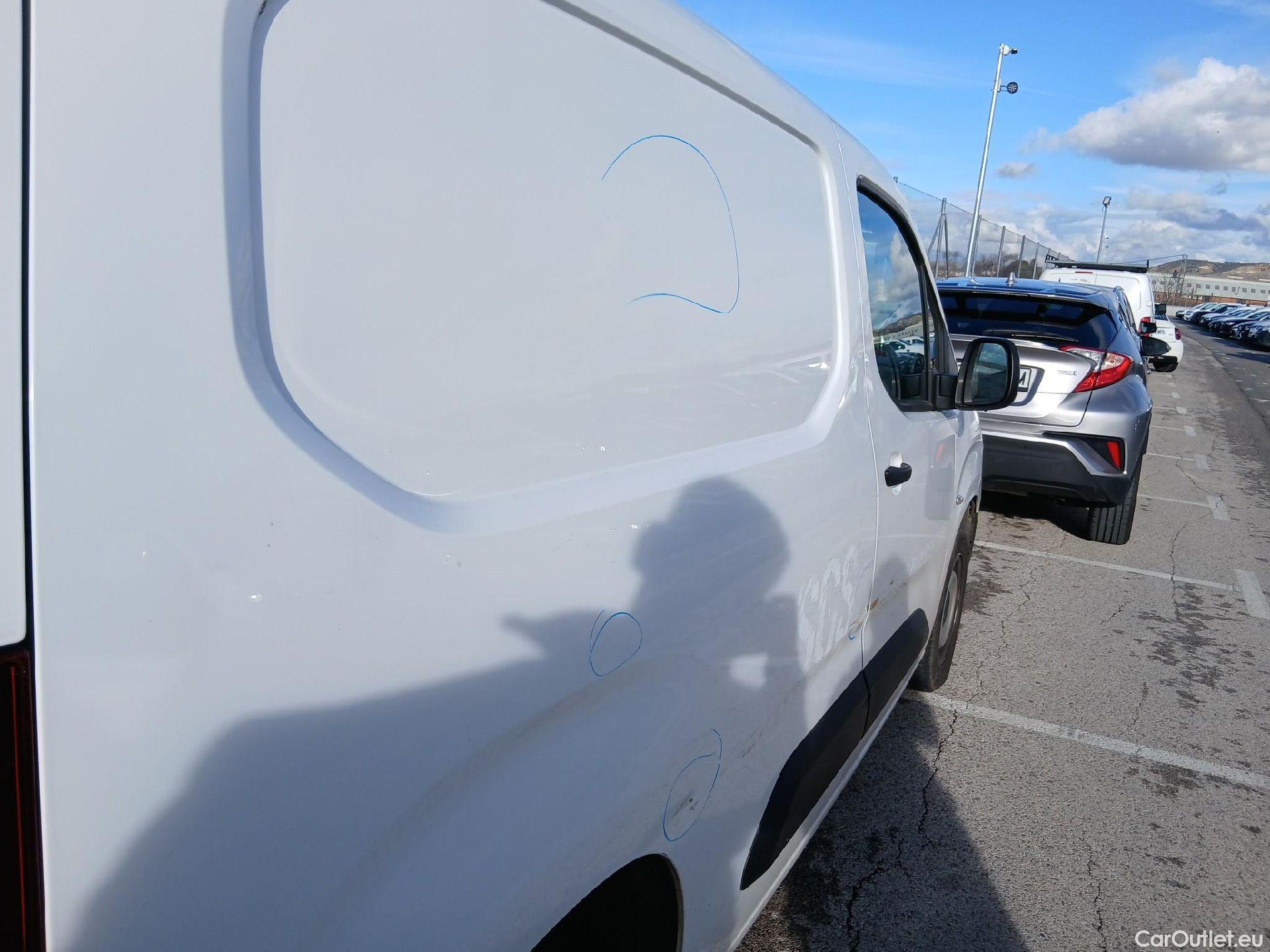  Citroen  Berlingo CITROEN  / 2018 / 3P / furgón derivado de turismo Talla M BlueHDi 100 CONTROL #13