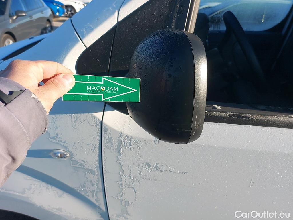  Citroen  Jumpy CITROEN  / 2016 / 4P / furgón Talla XL BlueHDi 120 S&S 6v Club #35