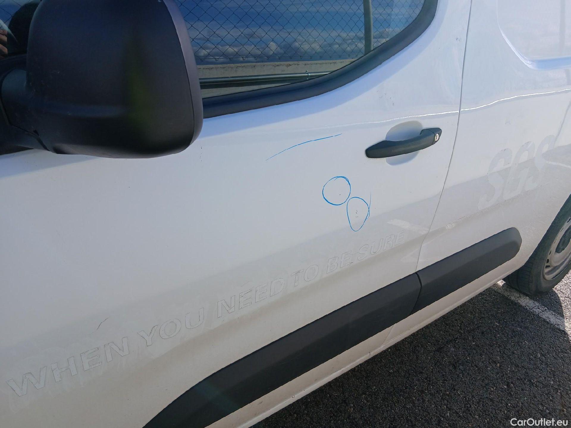  Citroen  Berlingo CITROEN  / 2018 / 3P / furgón derivado de turismo Talla M BlueHDi 100 CONTROL #3