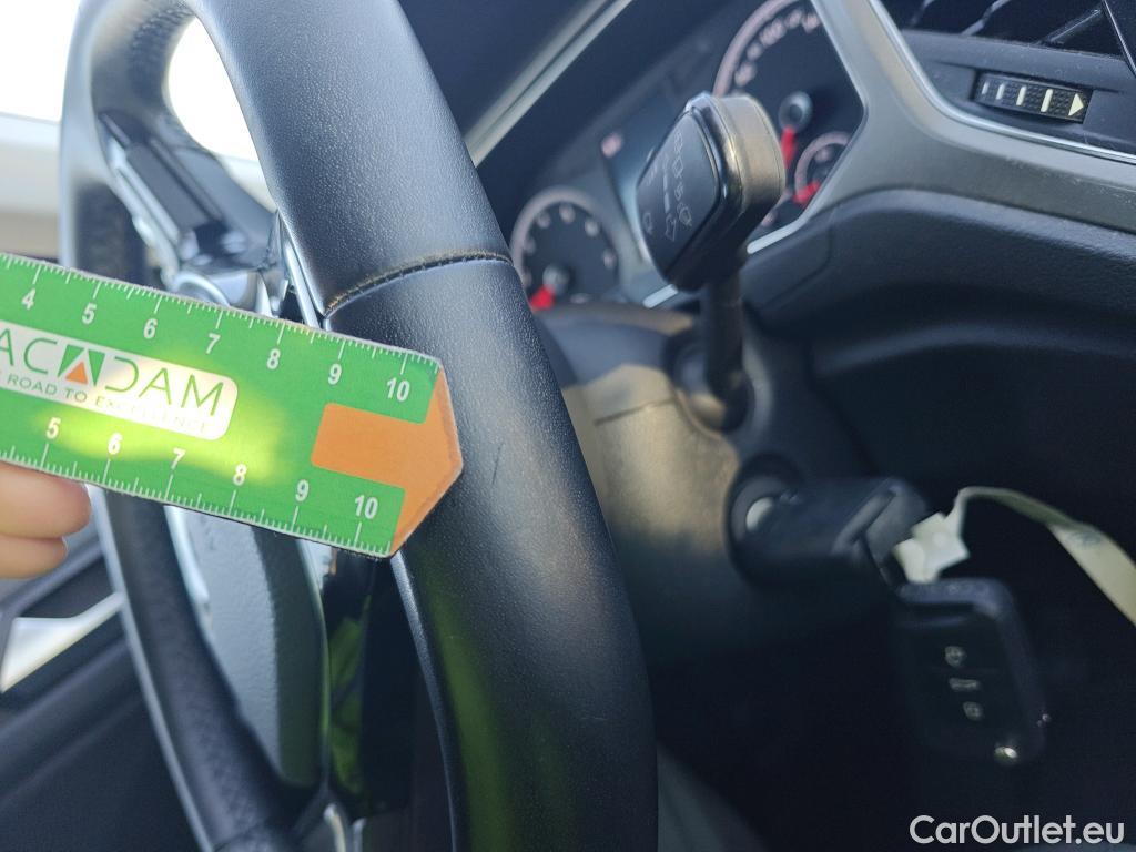  Volkswagen  T-ROC VOLKSWAGEN  / 2017 / 5P / todoterreno Advance 1.0 TSI 81kW (110CV) #20