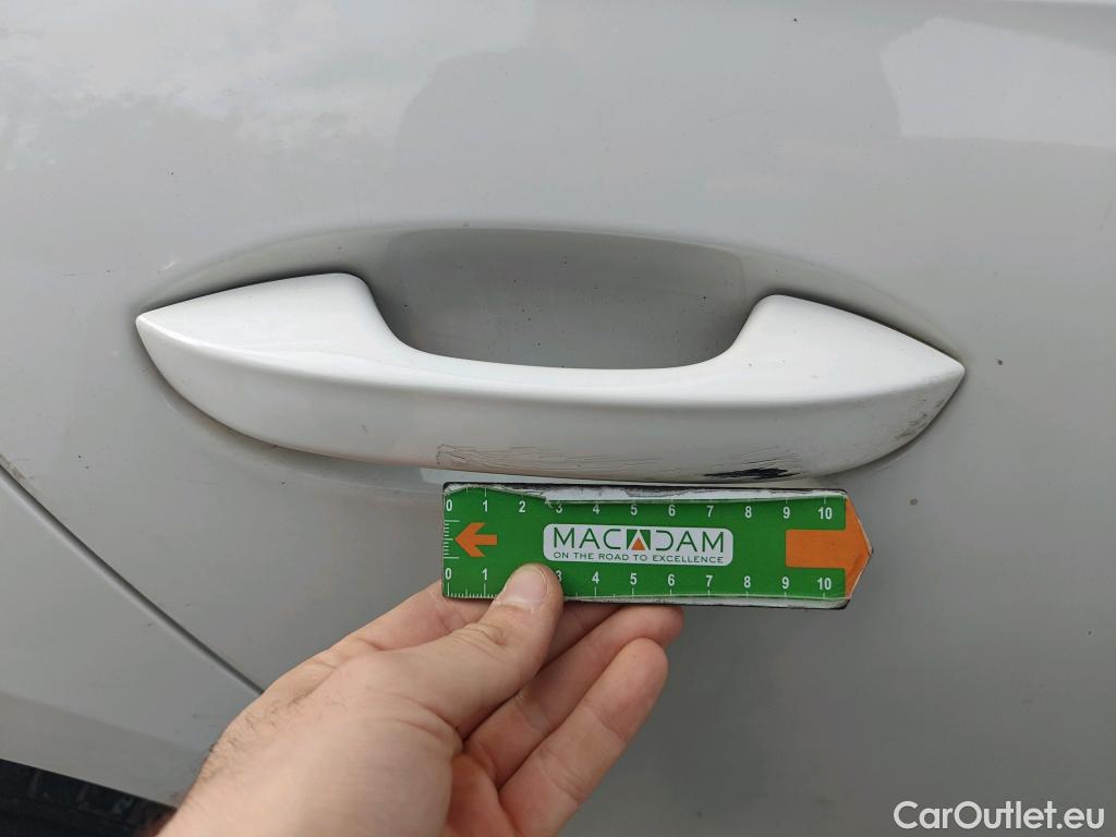  Land Rover  Discovery SEAT Nuevo León / 2020 / 5P / berlina con portón 2.0 TDI 85kW S&S Style Go (AC3) #70