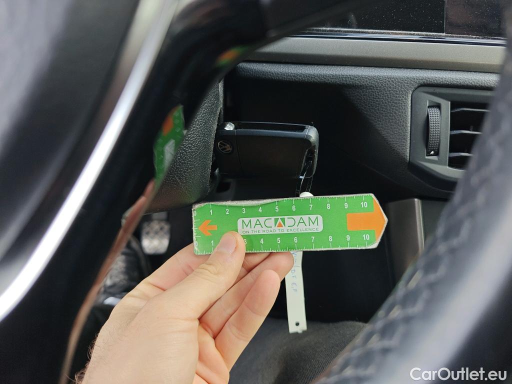  Volkswagen  Polo VOLKSWAGEN  / 2017 / 5P / berlina con portón Advance 1.0 59kW (80CV) #2