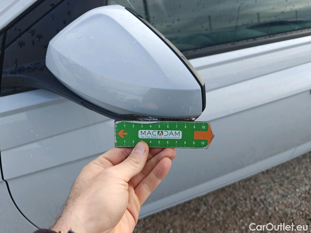  Volkswagen  Polo VOLKSWAGEN  / 2017 / 5P / berlina con portón Advance 1.0 59kW (80CV) #26