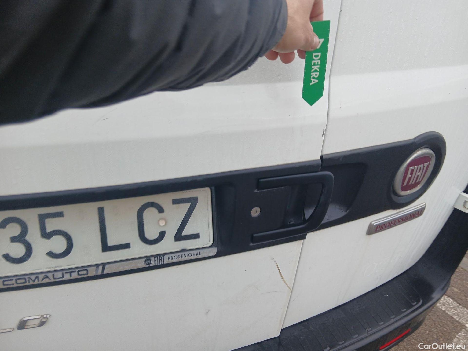  Fiat  Doblo FIAT Doblò Cargo/2015/4P/furgón derivado de turismo Cargo SX 1.3 Mjet 70 kW (95 CV) #15