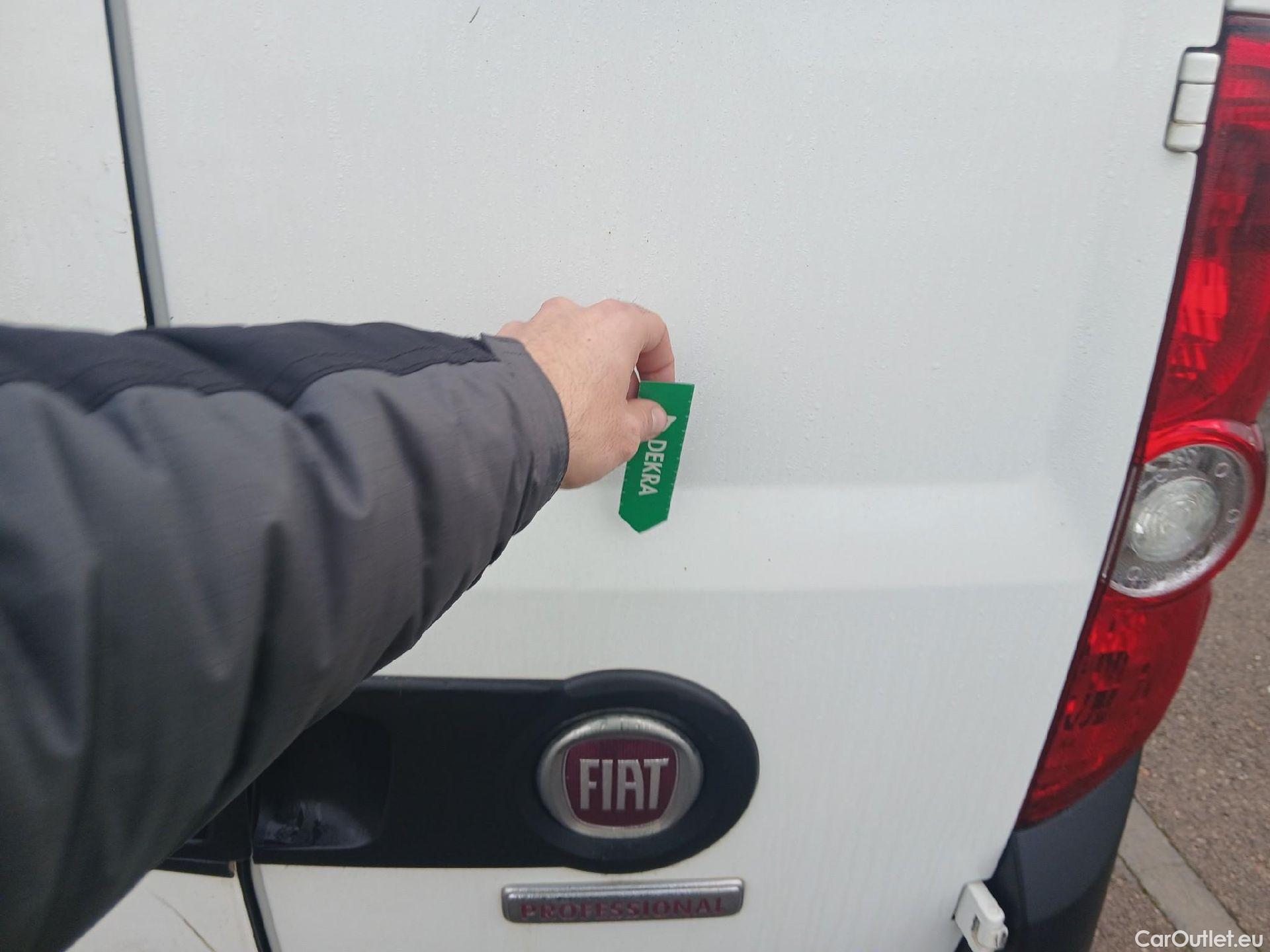  Fiat  Doblo FIAT Doblò Cargo/2015/4P/furgón derivado de turismo Cargo SX 1.3 Mjet 70 kW (95 CV) #18