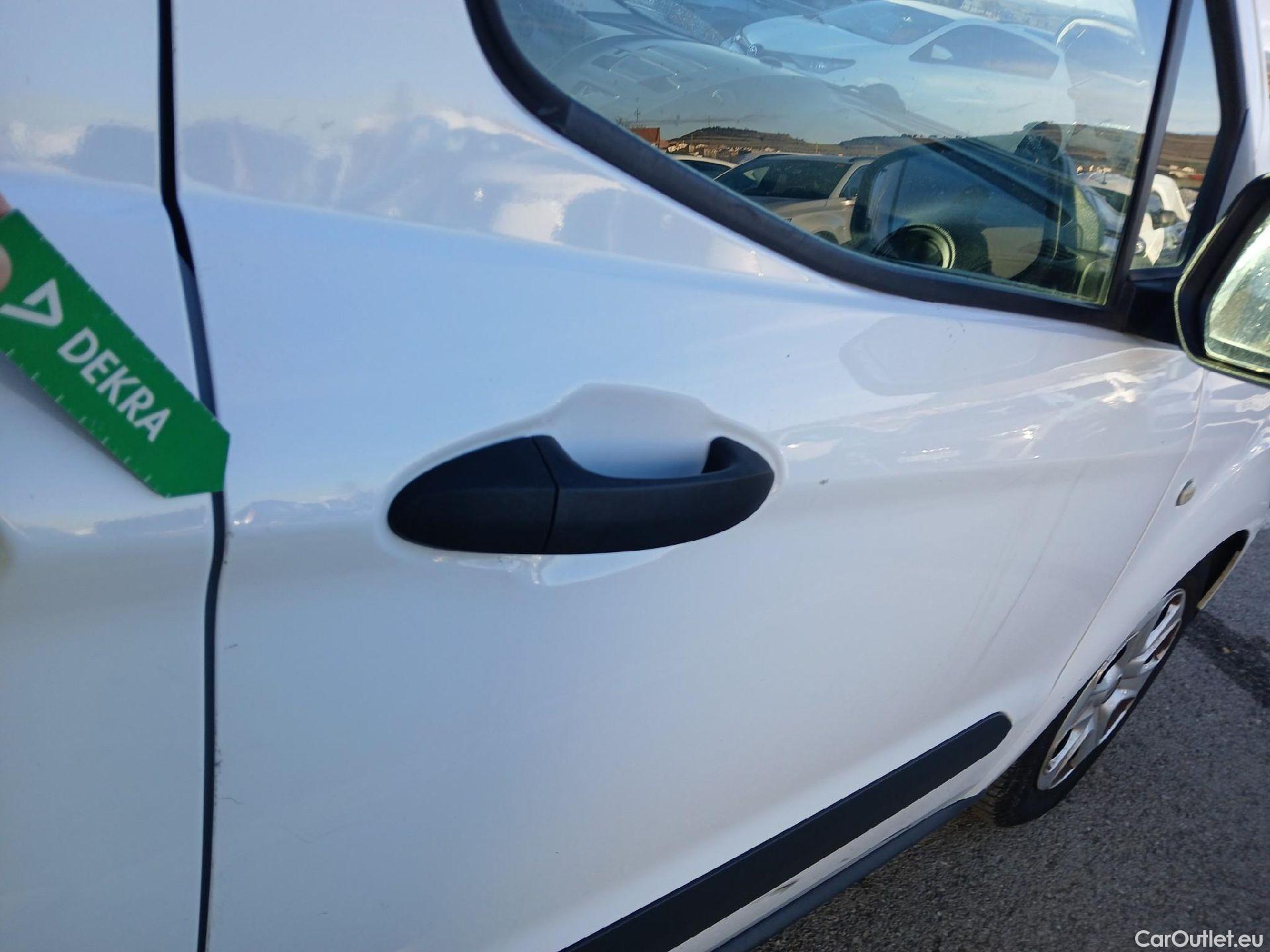  Ford  Transit FORD  Courier/2014/4P/furgón der.turis Van 1.5 TDCi 75kW Trend #63