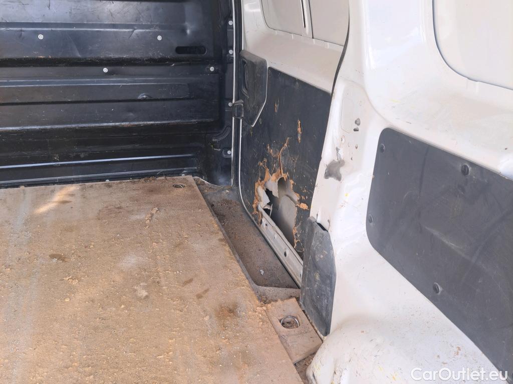  Citroen  Jumpy CITROEN  / 2016 / 4P / furgón Talla M BlueHDi 85KW (115CV) 6v Confort #84