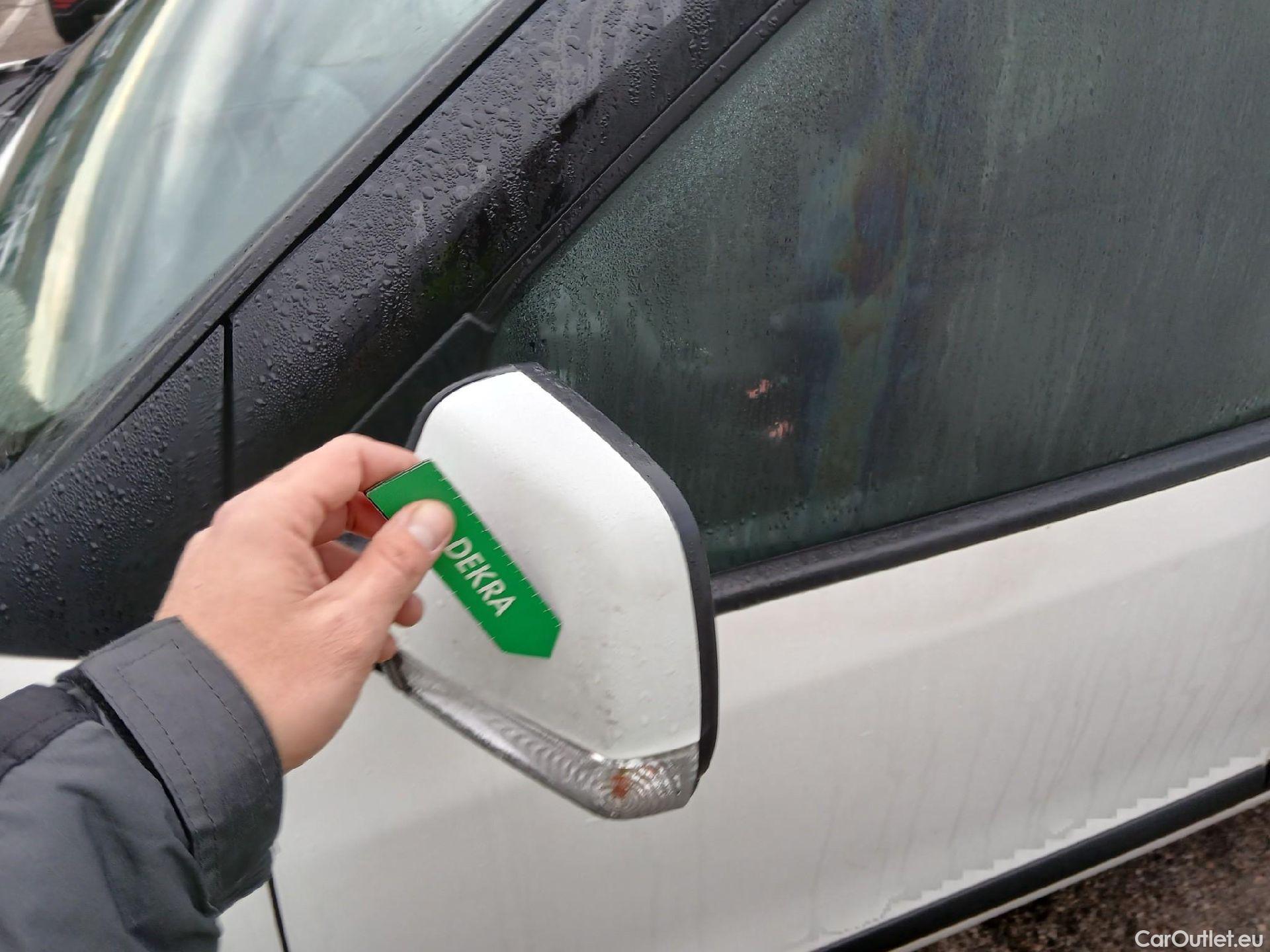  Fiat  Doblo FIAT Doblò Cargo/2015/4P/furgón derivado de turismo Cargo SX 1.3 Mjet 70 kW (95 CV) #11