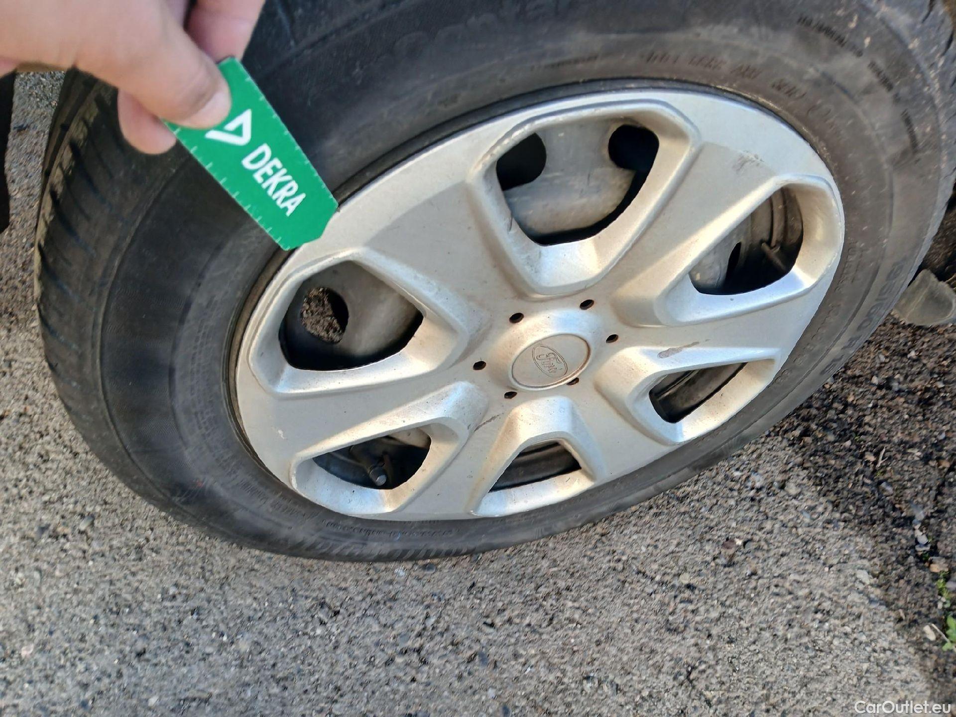  Ford  Transit FORD  Courier/2014/4P/furgón der.turis Van 1.5 TDCi 75kW Trend #59