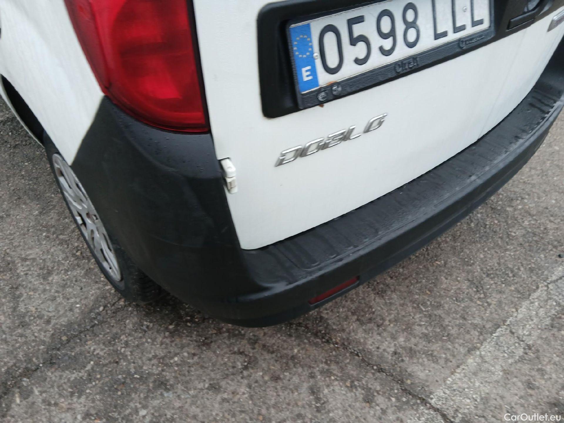  Fiat  Doblo FIAT Doblò Cargo/2015/4P/furgón derivado de turismo Cargo SX 1.3 Mjet 70 kW (95 CV) #17