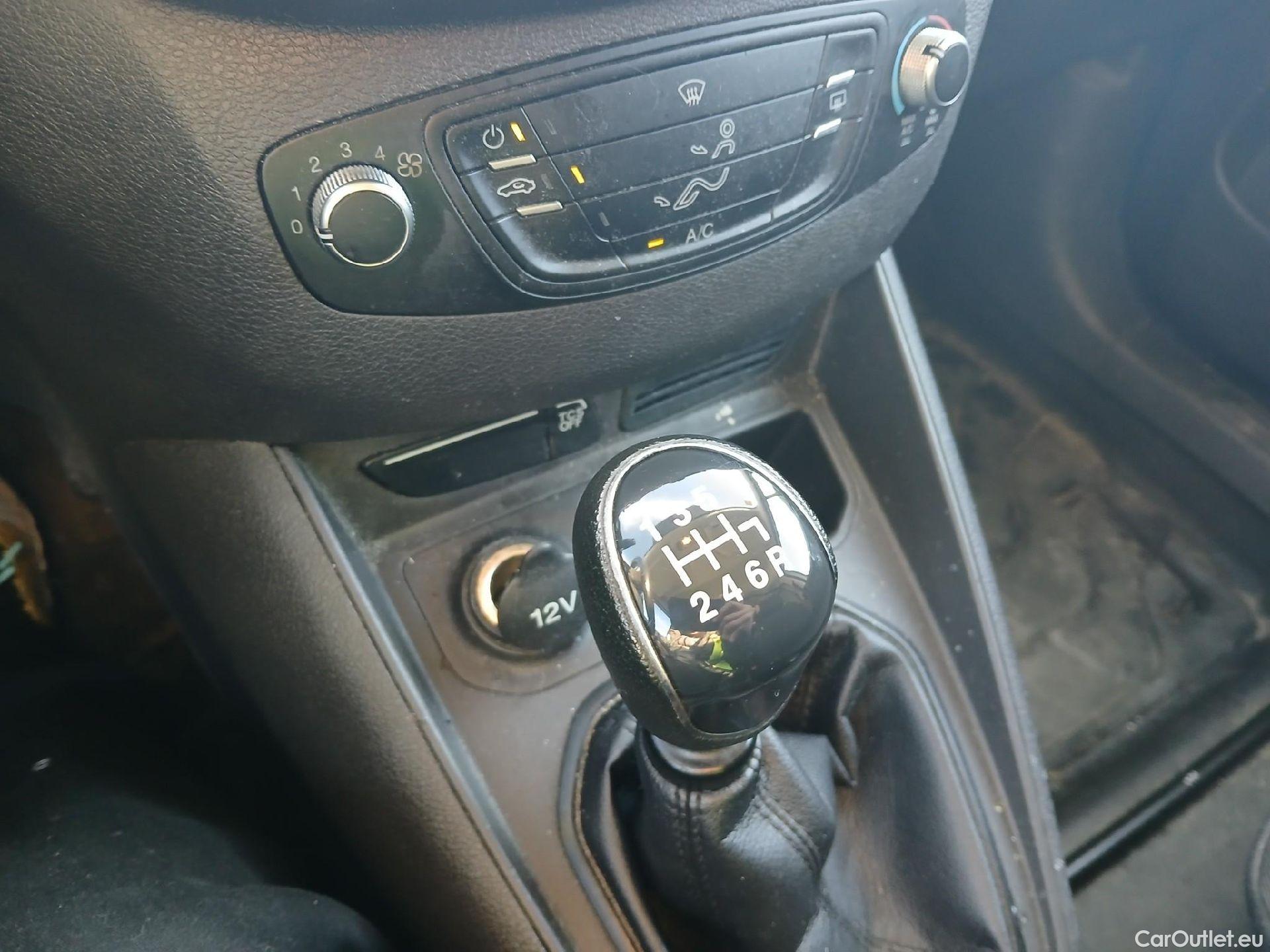  Ford  Transit FORD  Courier/2014/4P/furgón der.turis Van 1.5 TDCi 75kW Trend #4