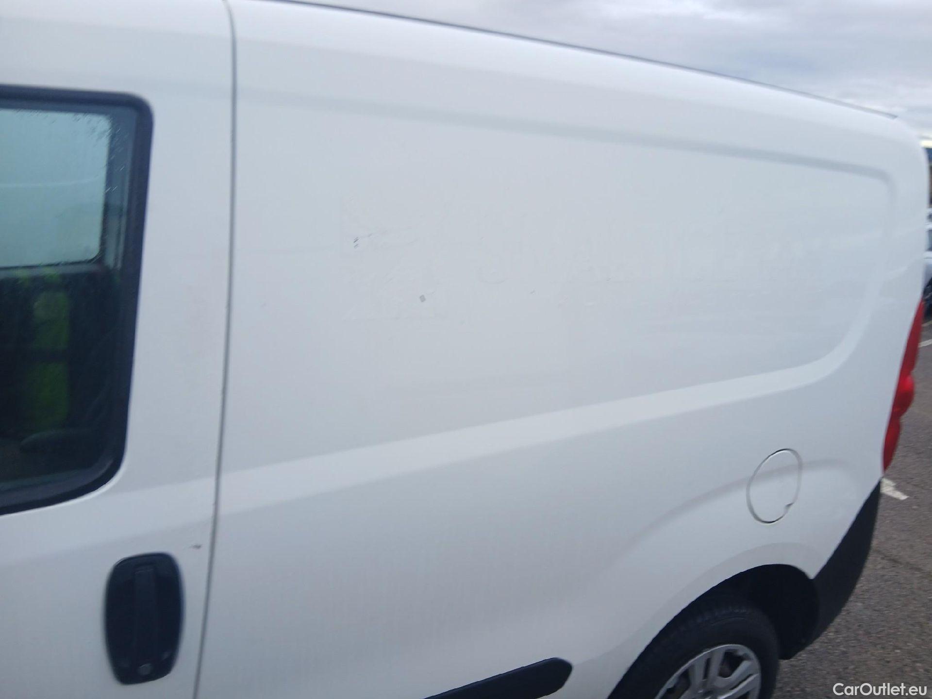  Fiat  Doblo FIAT Doblò Cargo/2015/4P/furgón derivado de turismo Cargo SX 1.3 Mjet 70 kW (95 CV) #11