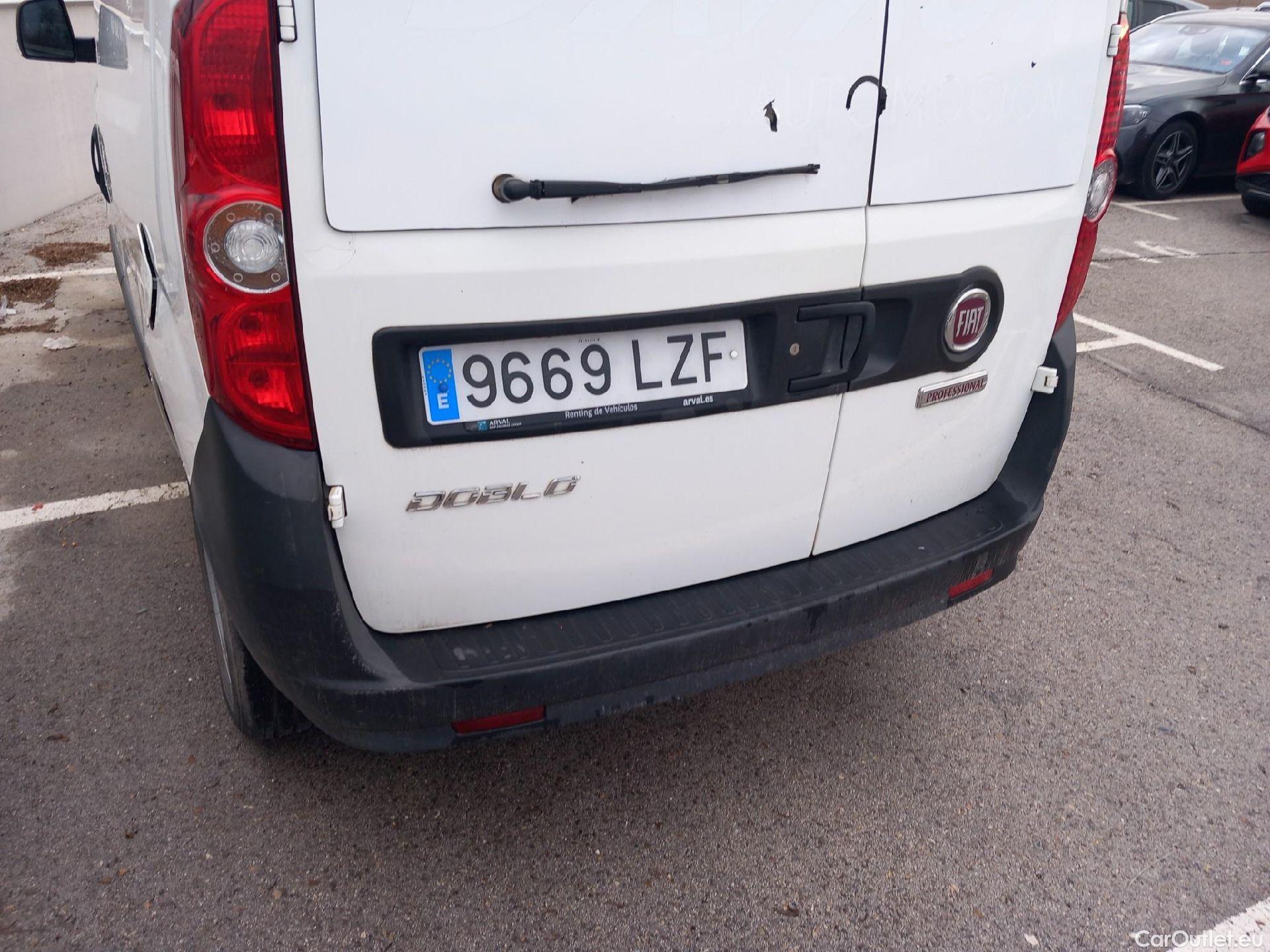  Fiat  Doblo FIAT Doblò Cargo/2015/3P/furgón derivado de turismo Cargo Base 1.6 Mjet 66kW (90CV) #14