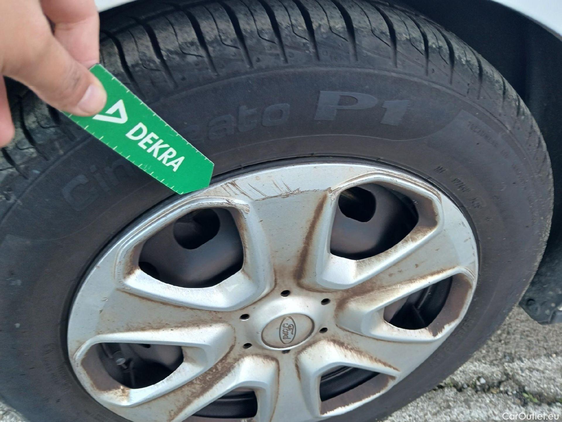  Ford  Transit FORD  Courier/2014/4P/furgón der.turis Van 1.5 TDCi 75kW Trend #28