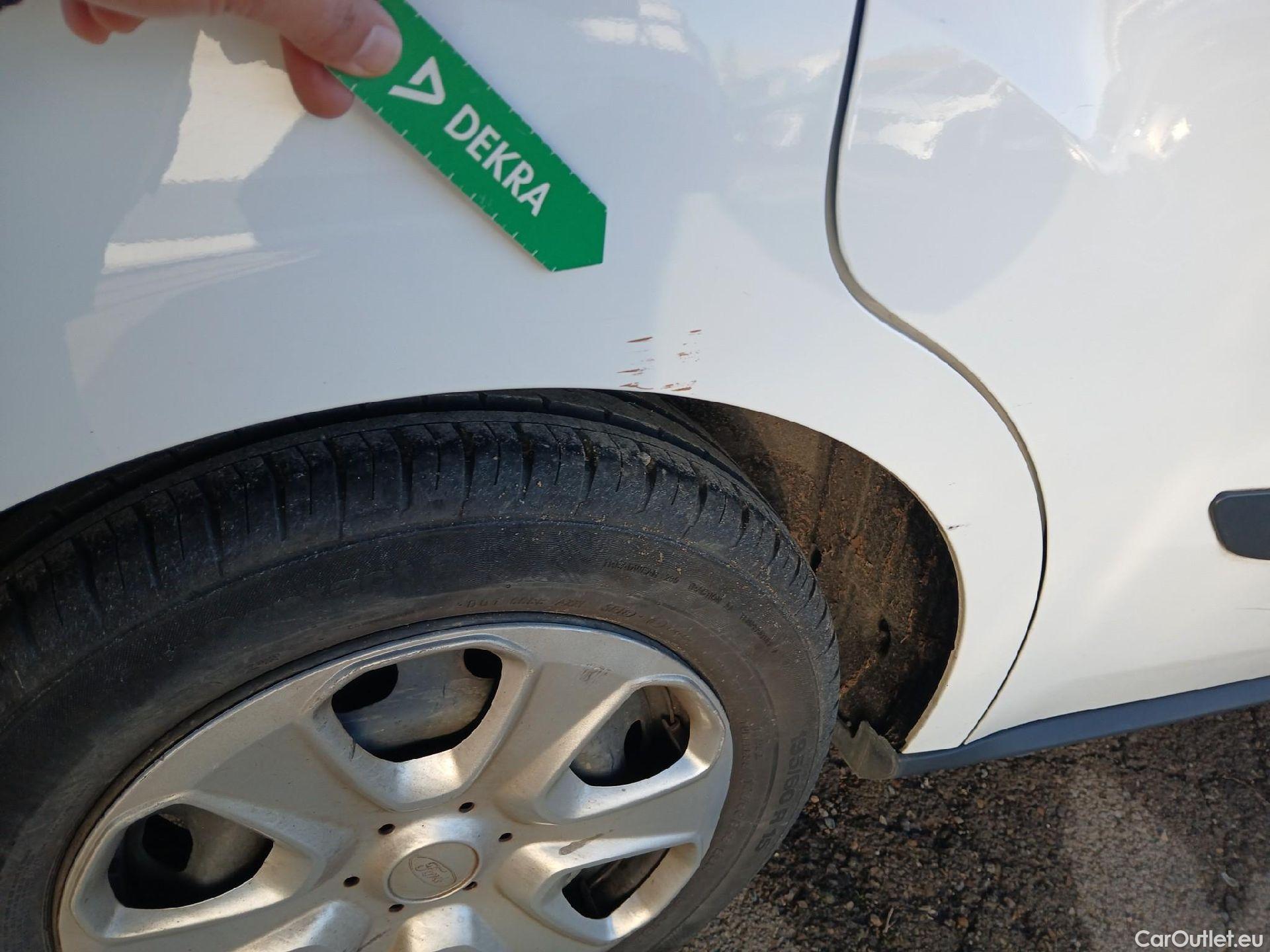  Ford  Transit FORD  Courier/2014/4P/furgón der.turis Van 1.5 TDCi 75kW Trend #57