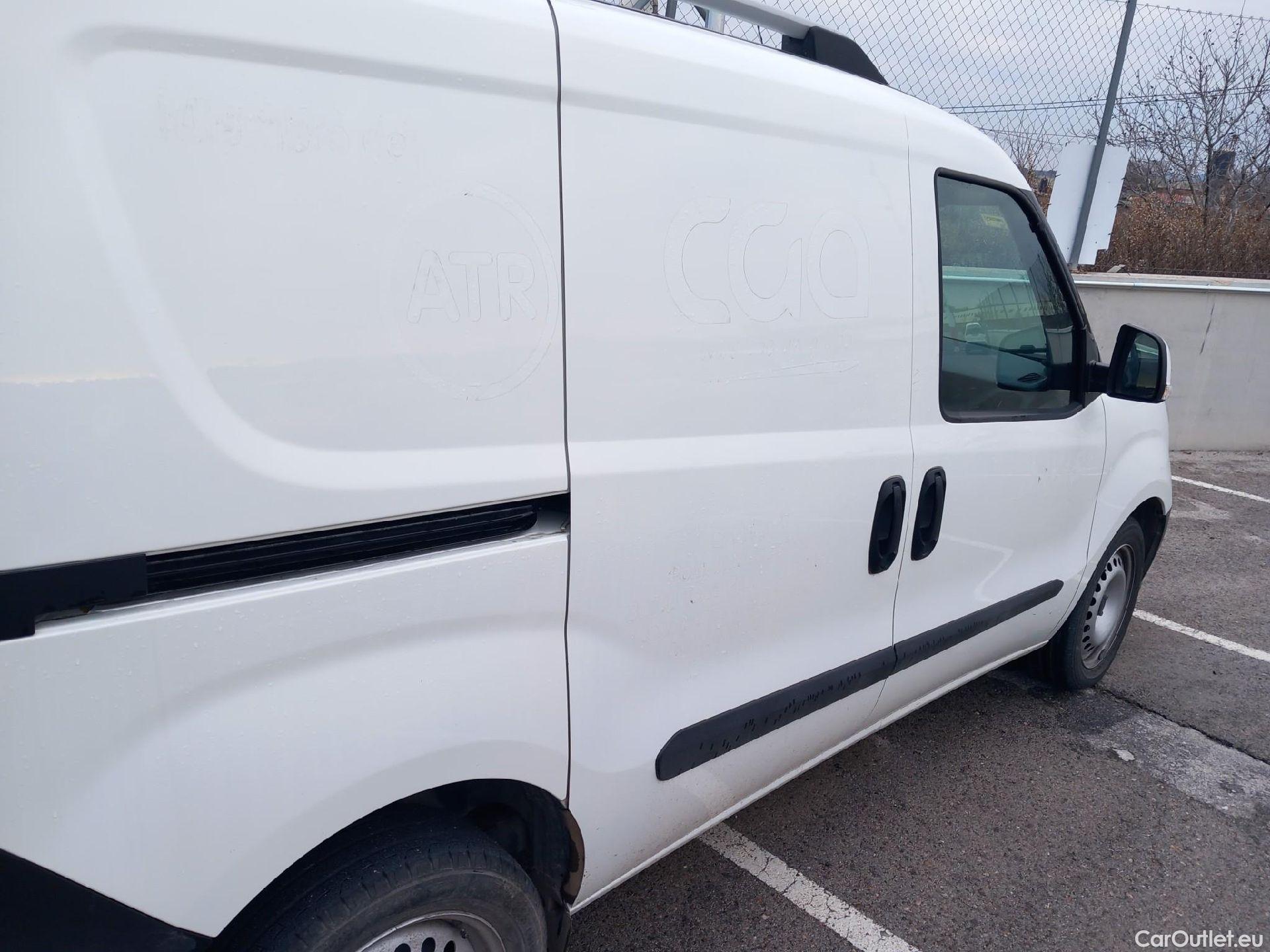  Fiat  Doblo FIAT Doblò Cargo/2015/3P/furgón derivado de turismo Cargo Base 1.6 Mjet 66kW (90CV) #20