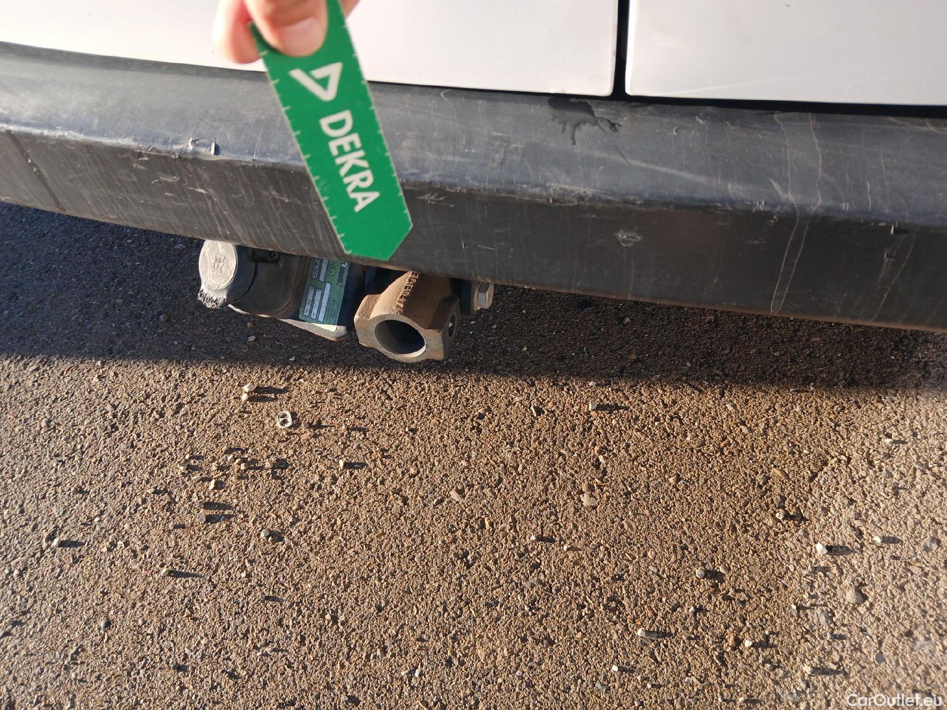  Ford  Transit FORD  Courier/2014/4P/furgón der.turis Van 1.5 TDCi 75kW Trend #51