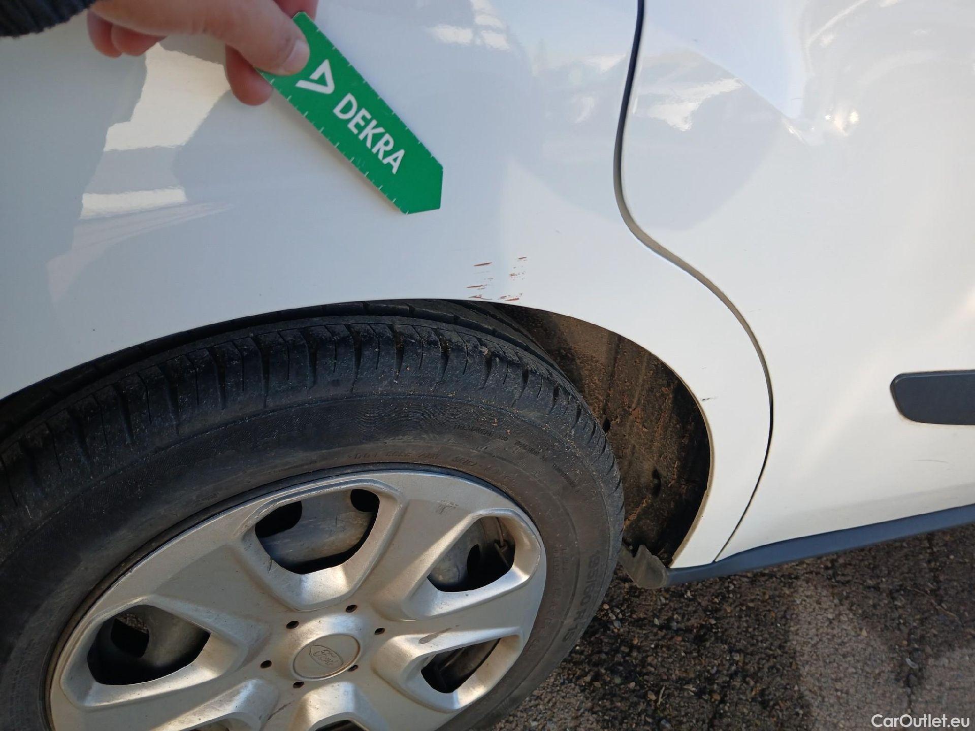  Ford  Transit FORD  Courier/2014/4P/furgón der.turis Van 1.5 TDCi 75kW Trend #56