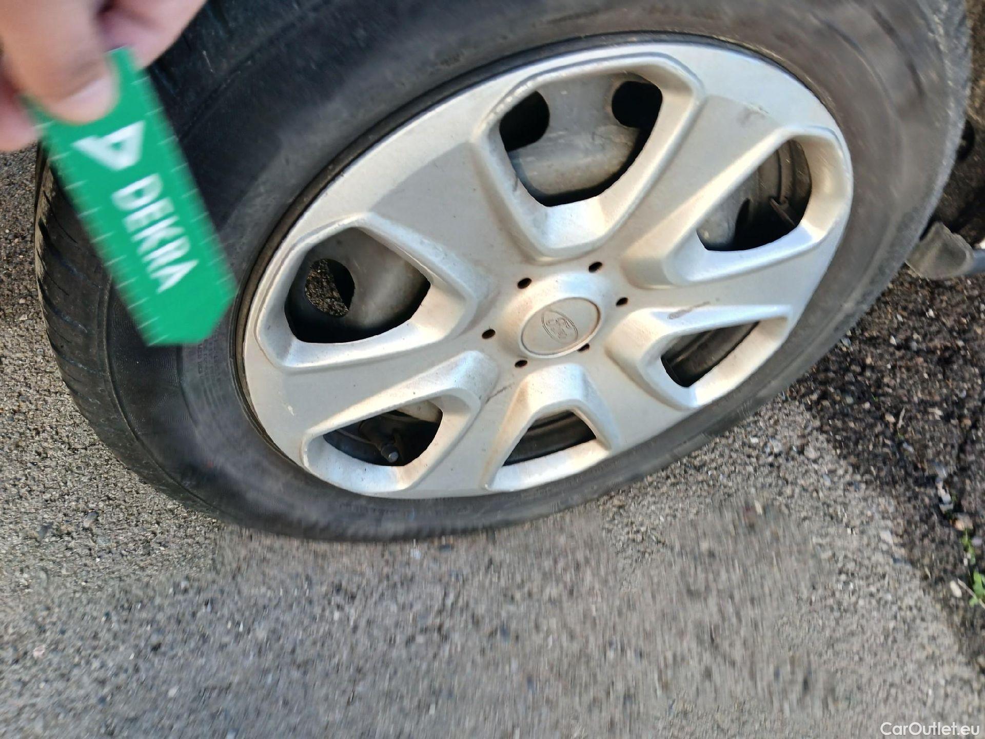  Ford  Transit FORD  Courier/2014/4P/furgón der.turis Van 1.5 TDCi 75kW Trend #60