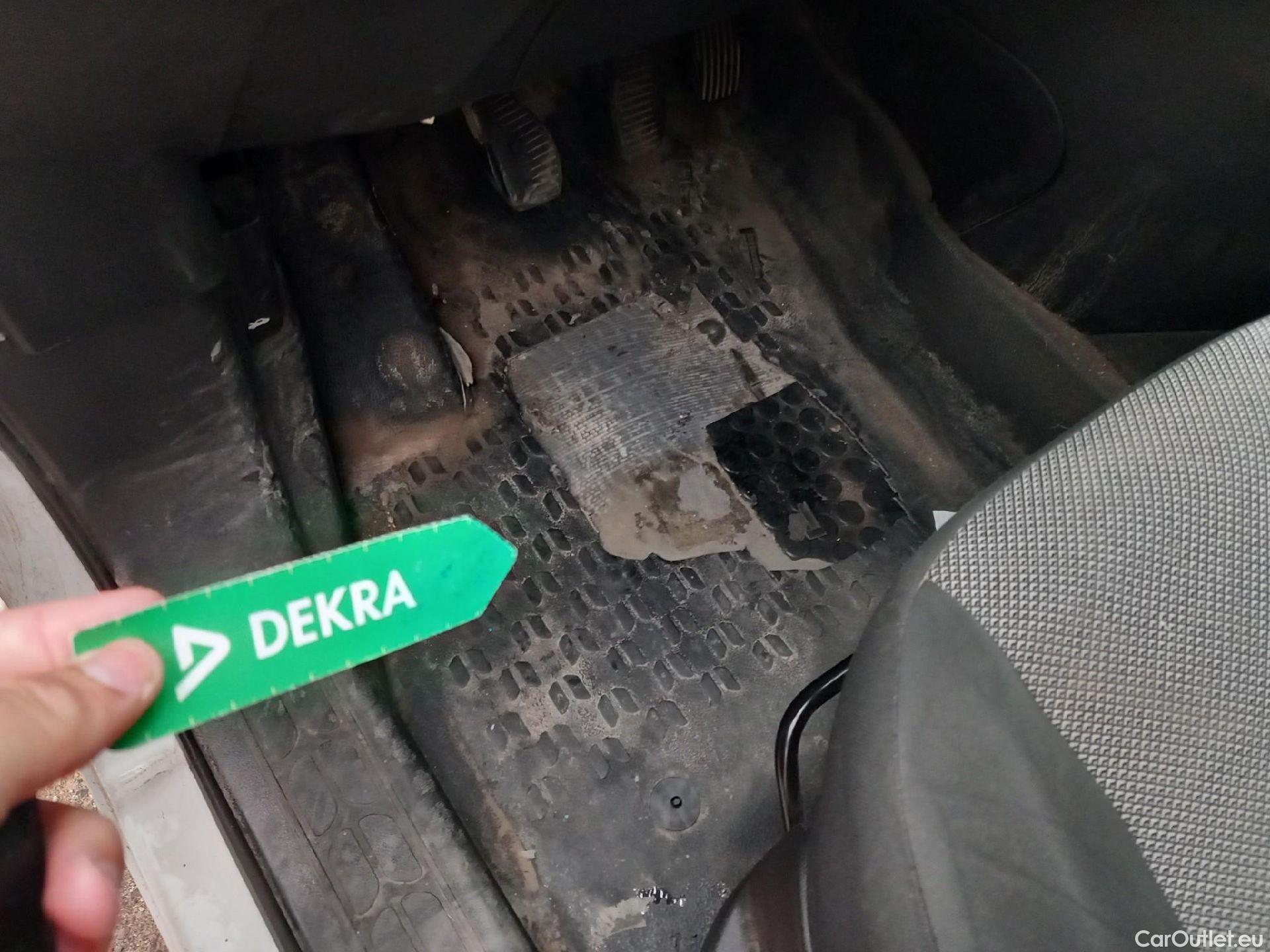  Fiat  Doblo FIAT Doblò Cargo/2015/3P/furgón derivado de turismo Cargo Base 1.6 Mjet 66kW (90CV) #3