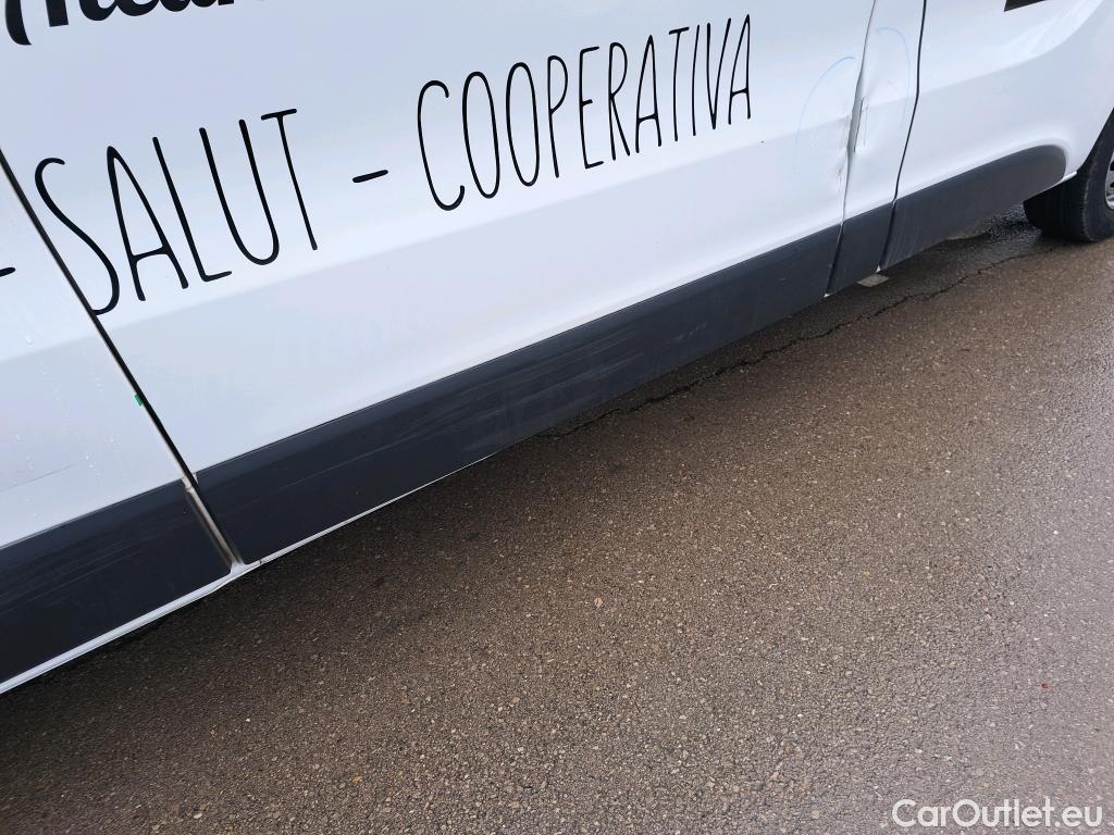  Nissan  NV300 NISSAN  / 2016 / 4P / furgón 2.0dCi 88kW (120CV) L2H1 1,2T Optima #36