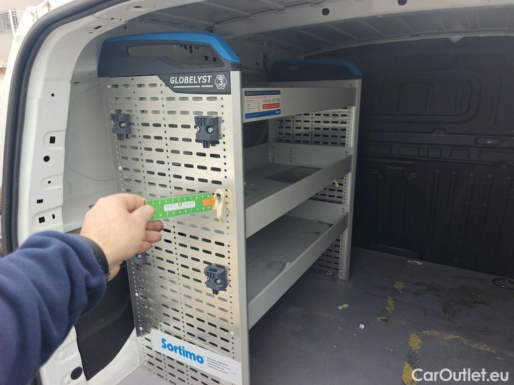  Opel  Combo OPEL  / 2018 / 3P / furgón derivado de turismo 1.6 TD S/S 74kW (100CV) Express L H1 650 #44