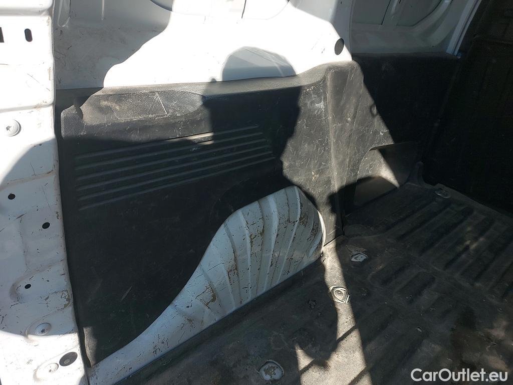  Peugeot  Partner PEUGEOT  / 2018 / 4P / furgón derivado de turismo Premium Standard 600kg BlueHDi 73kW (AC) #27