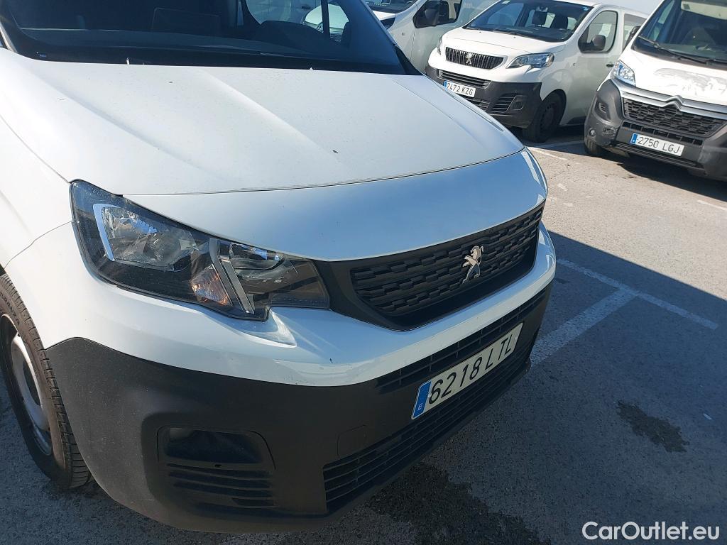  Peugeot  Partner PEUGEOT  / 2018 / 4P / furgón derivado de turismo Premium Standard 600kg BlueHDi 73kW (AC) #30