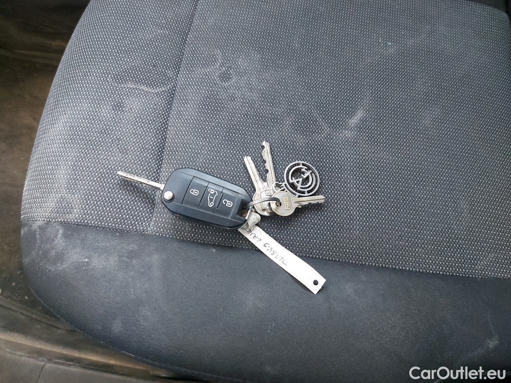  Peugeot  Partner PEUGEOT  / 2018 / 4P / furgón derivado de turismo Premium Standard 600kg BlueHDi 73kW (AC) #2