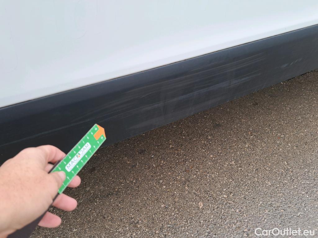  Nissan  NV300 NISSAN  / 2016 / 4P / furgón 2.0dCi 88kW (120CV) L2H1 1,2T Optima #37