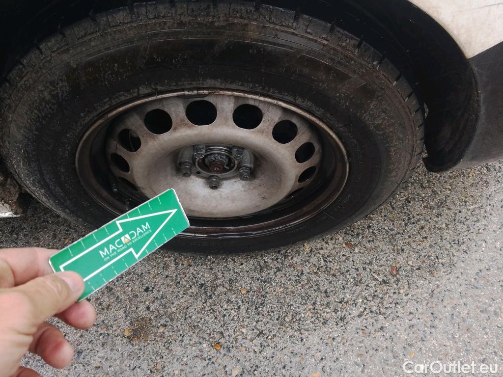  Peugeot  Expert PEUGEOT  / 2016 / 4P / furgón Furgón Premium 1.5 BlueHDi 100 Standard (AC) #26