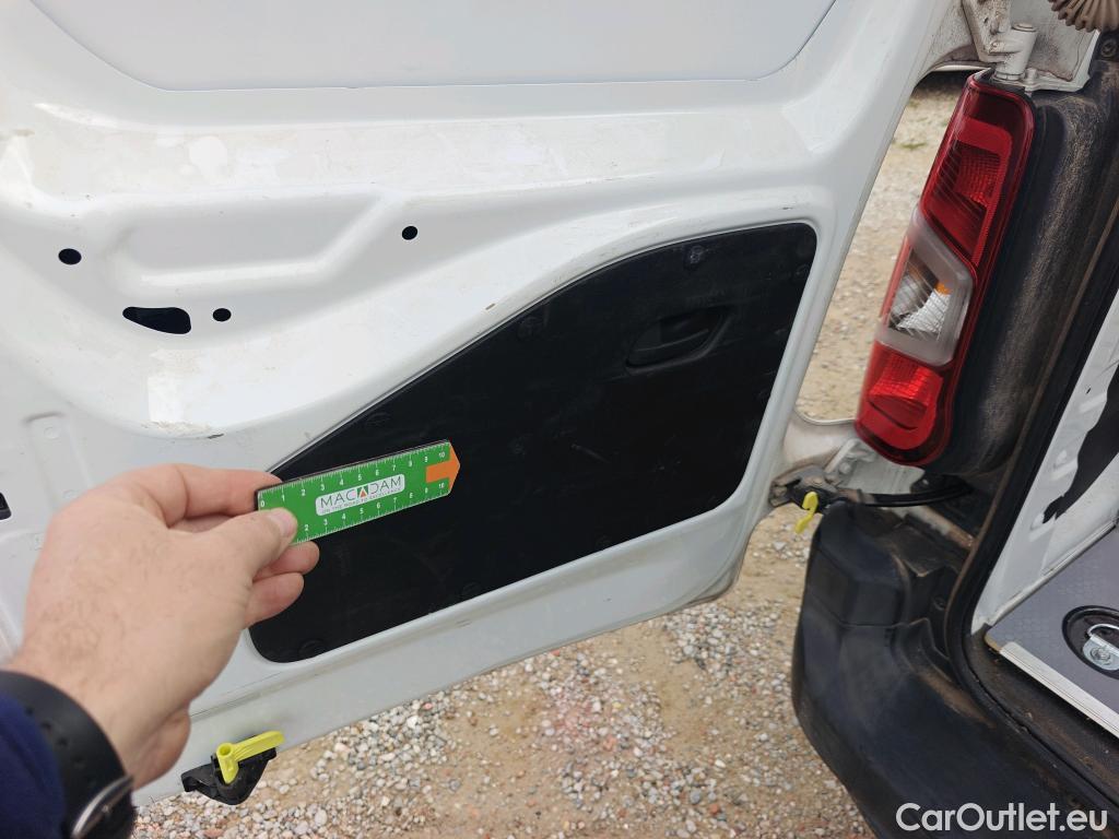  Opel  Combo OPEL  / 2018 / 3P / furgón derivado de turismo 1.6 TD S/S 74kW (100CV) Express L H1 650 #40