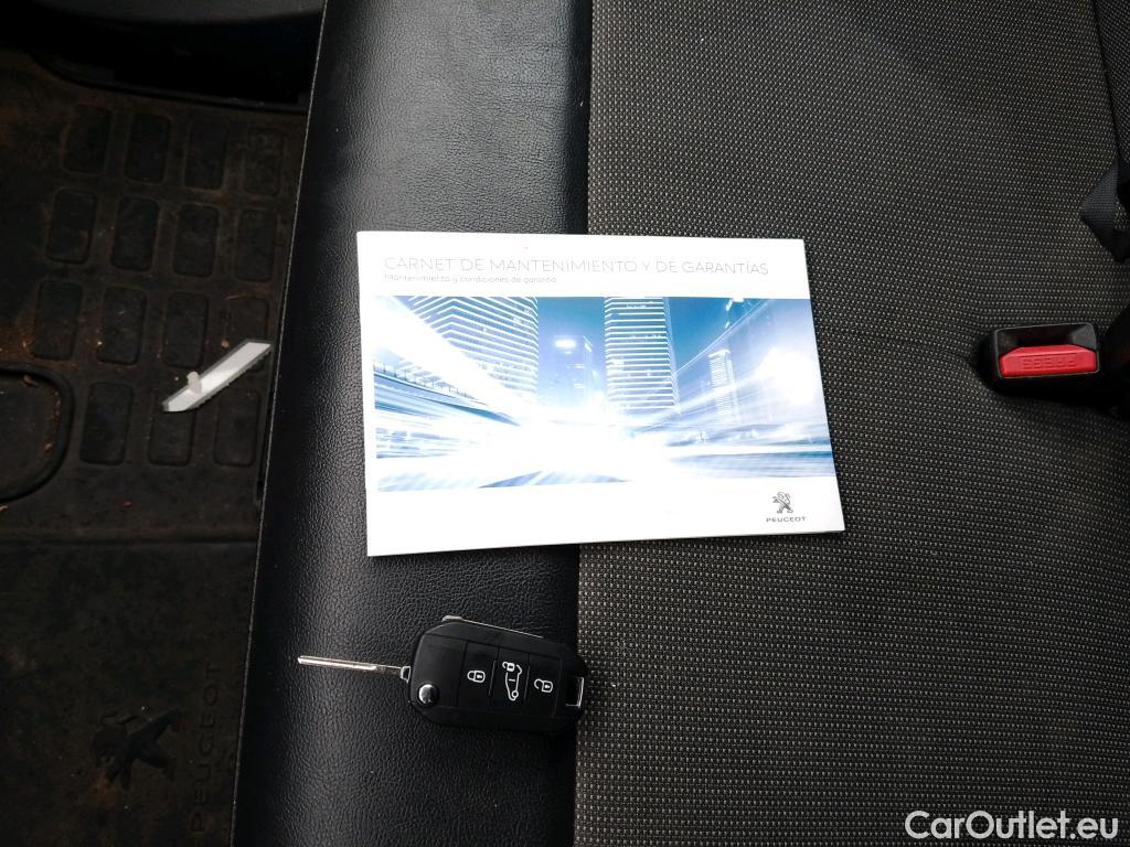  Peugeot  Expert PEUGEOT  / 2016 / 4P / furgón Furgón Premium 1.5 BlueHDi 100 Standard (AC) #31