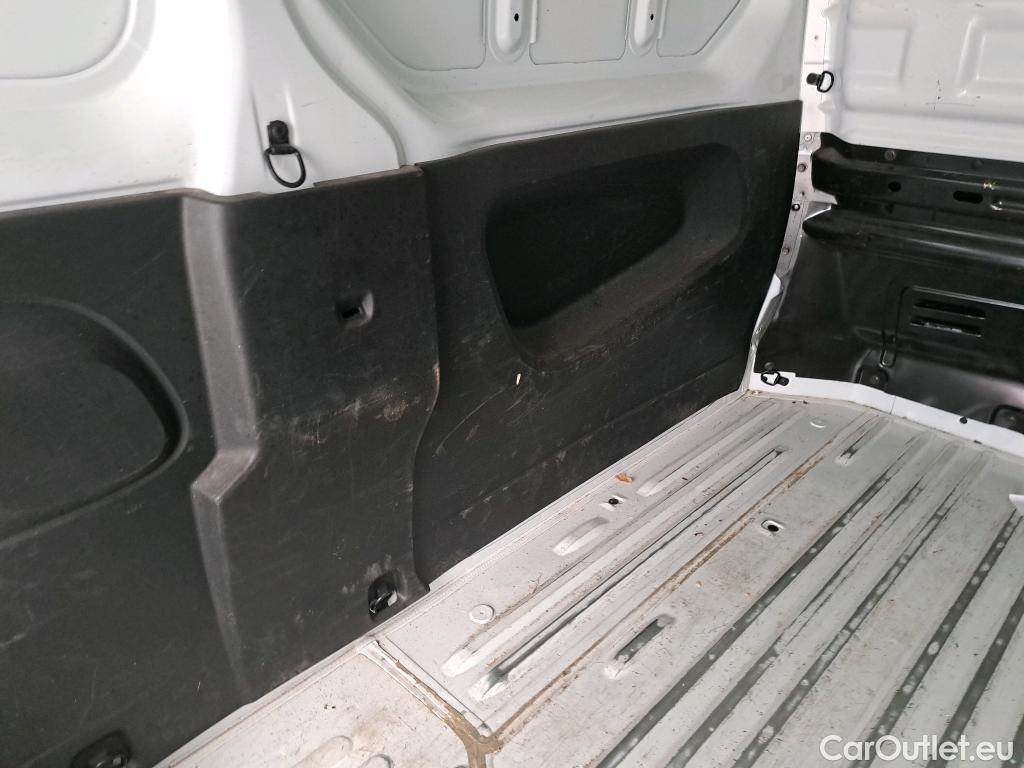  Nissan  NV300 NISSAN  / 2016 / 4P / furgón 2.0dCi 88kW (120CV) L2H1 1,2T Optima #48