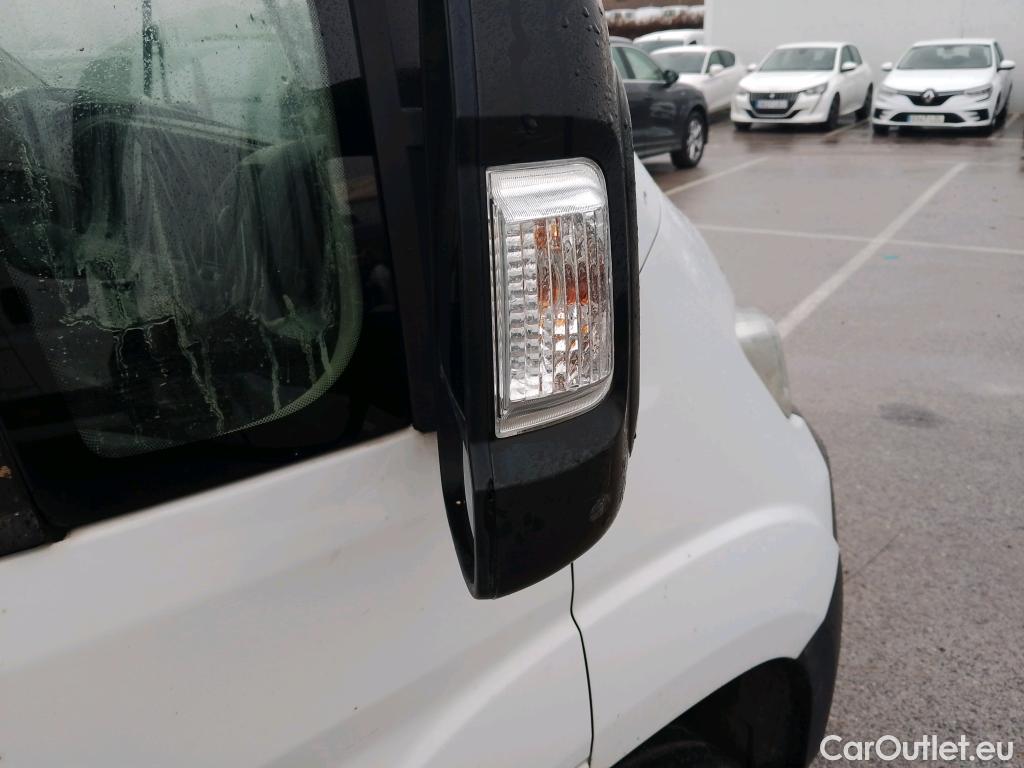  Opel  Movano OPEL  / 2021 / 4P / furgón Furgón Base L2H2 3.5T 2.2 BlueHDi 103kW #61