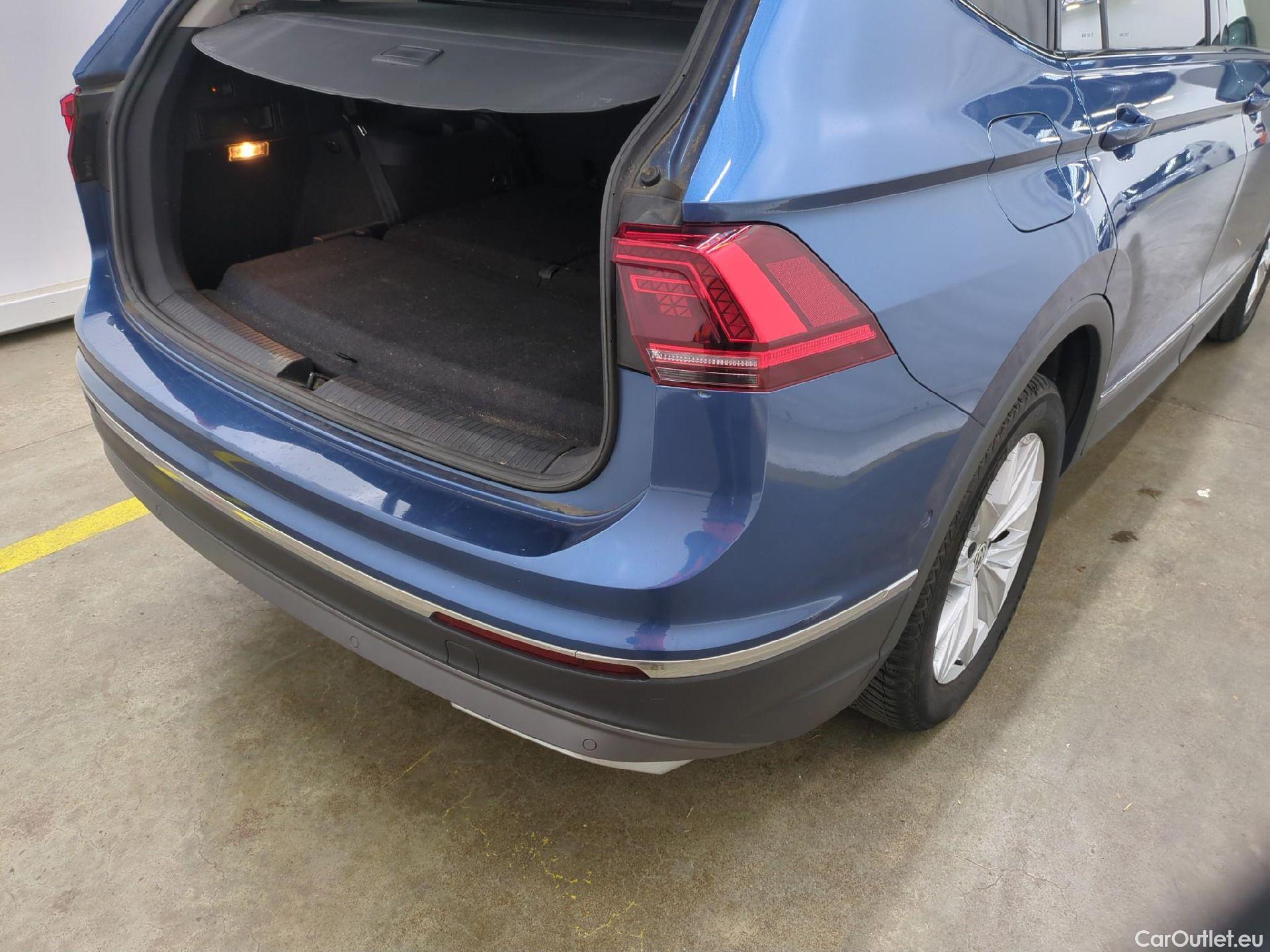  Volkswagen  Tiguan VOLKSWAGEN  Allspace / 2017 / 5P / SUV 2.0 TDI 150 BMV6 Carat #20