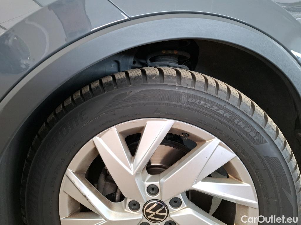  Volkswagen  Tiguan VOLKSWAGEN  / 2020 / 5P / SUV 2.0 TDI 150 DSG7 Elegance #16