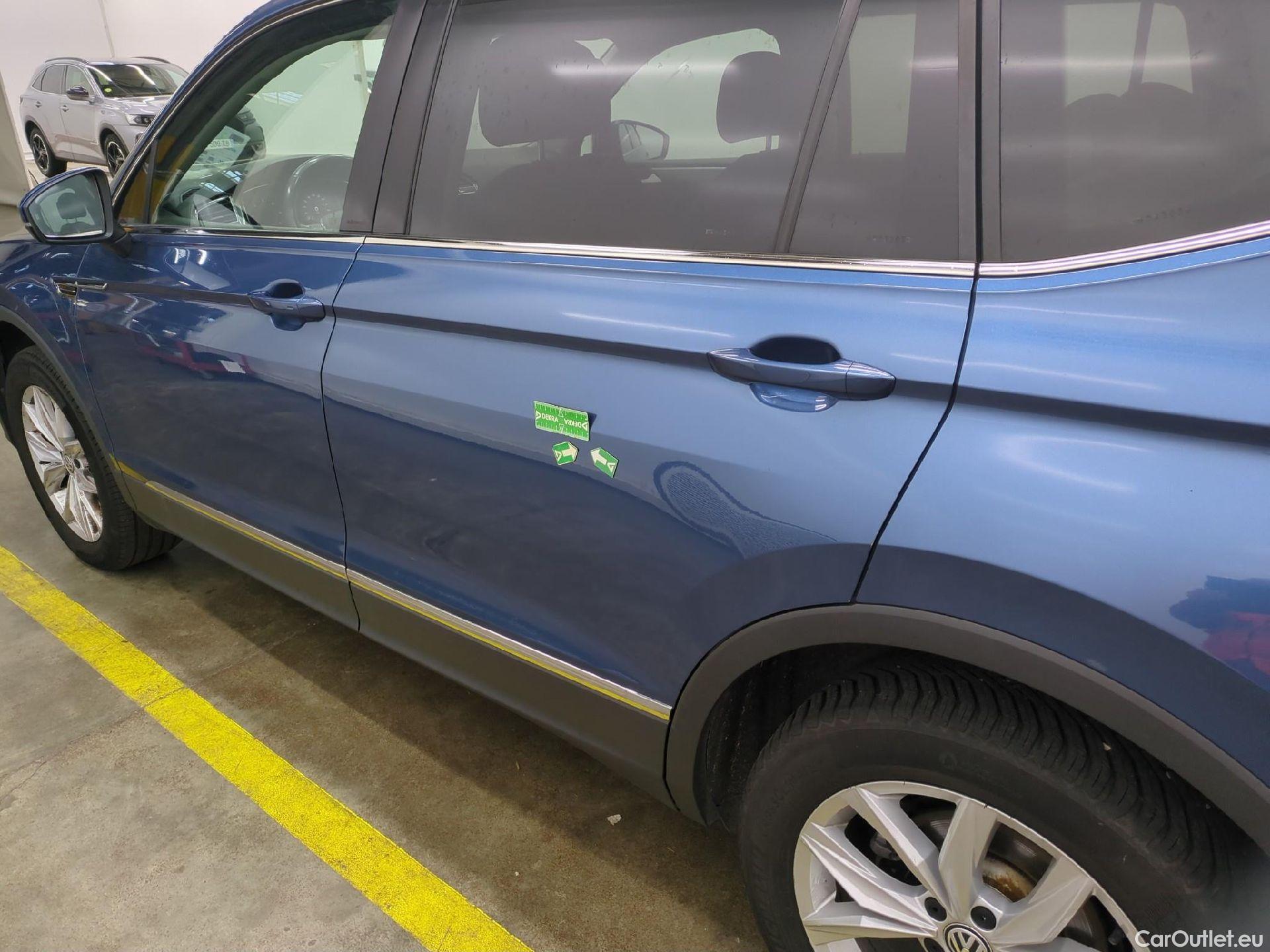  Volkswagen  Tiguan VOLKSWAGEN  Allspace / 2017 / 5P / SUV 2.0 TDI 150 BMV6 Carat #14