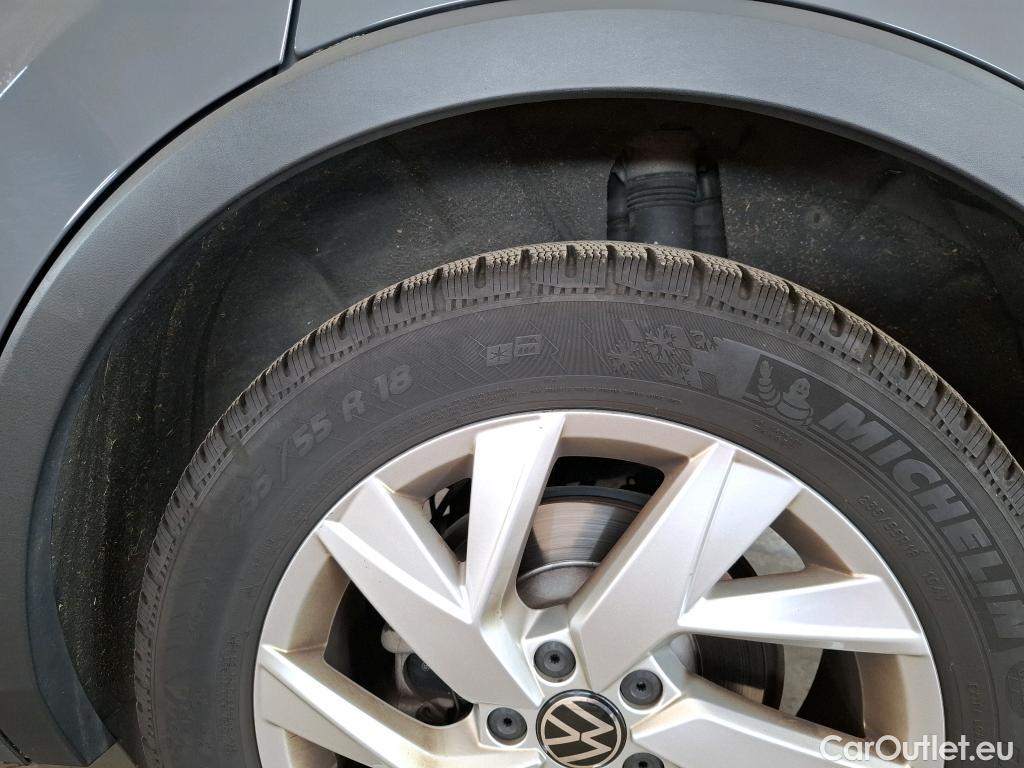  Volkswagen  Tiguan VOLKSWAGEN  / 2020 / 5P / SUV 2.0 TDI 150 DSG7 Elegance #14