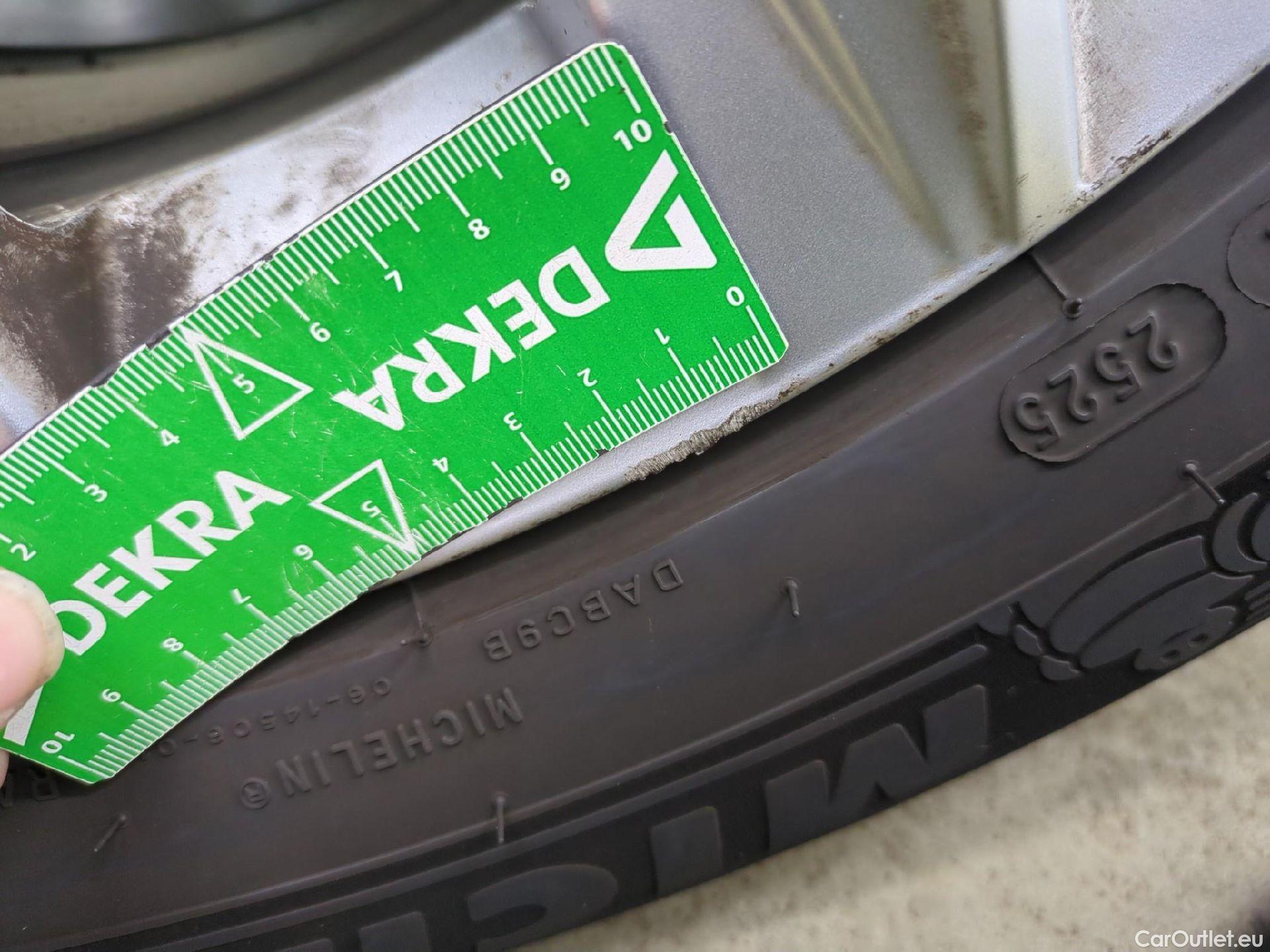  Volkswagen  Tiguan VOLKSWAGEN  Allspace / 2017 / 5P / SUV 2.0 TDI 150 BMV6 Carat #1