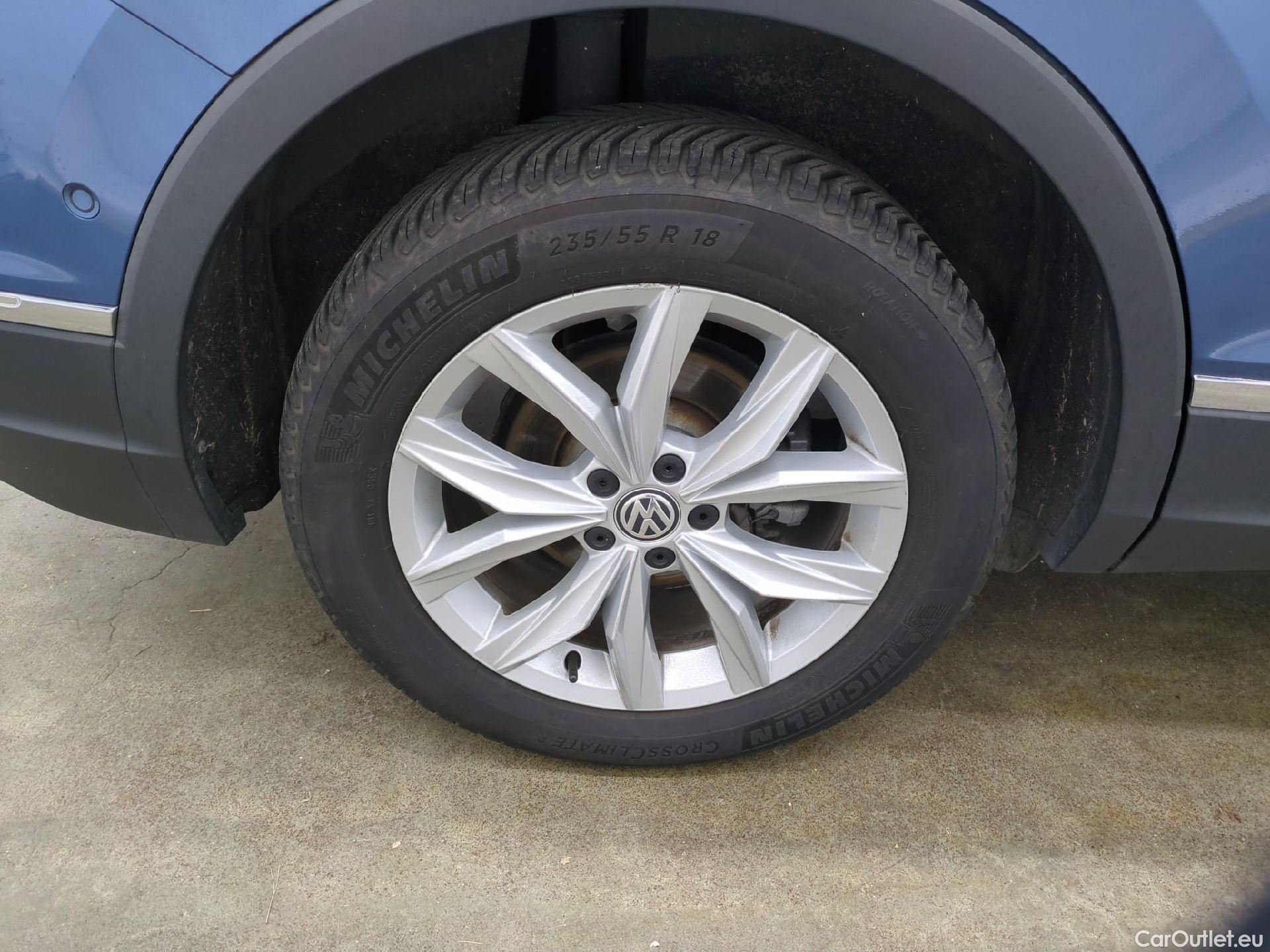  Volkswagen  Tiguan VOLKSWAGEN  Allspace / 2017 / 5P / SUV 2.0 TDI 150 BMV6 Carat #6