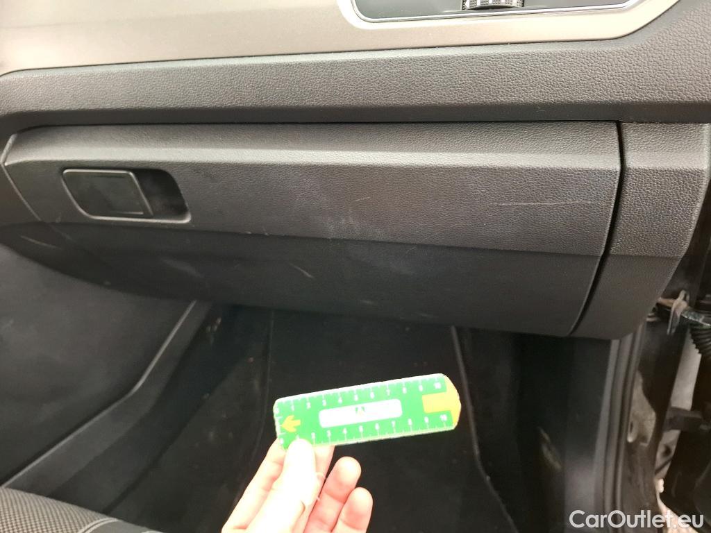  Volkswagen  T-ROC VOLKSWAGEN  / 2017 / 5P / SUV 1.0 TSI 110 LOUNGE BUSINESS #8