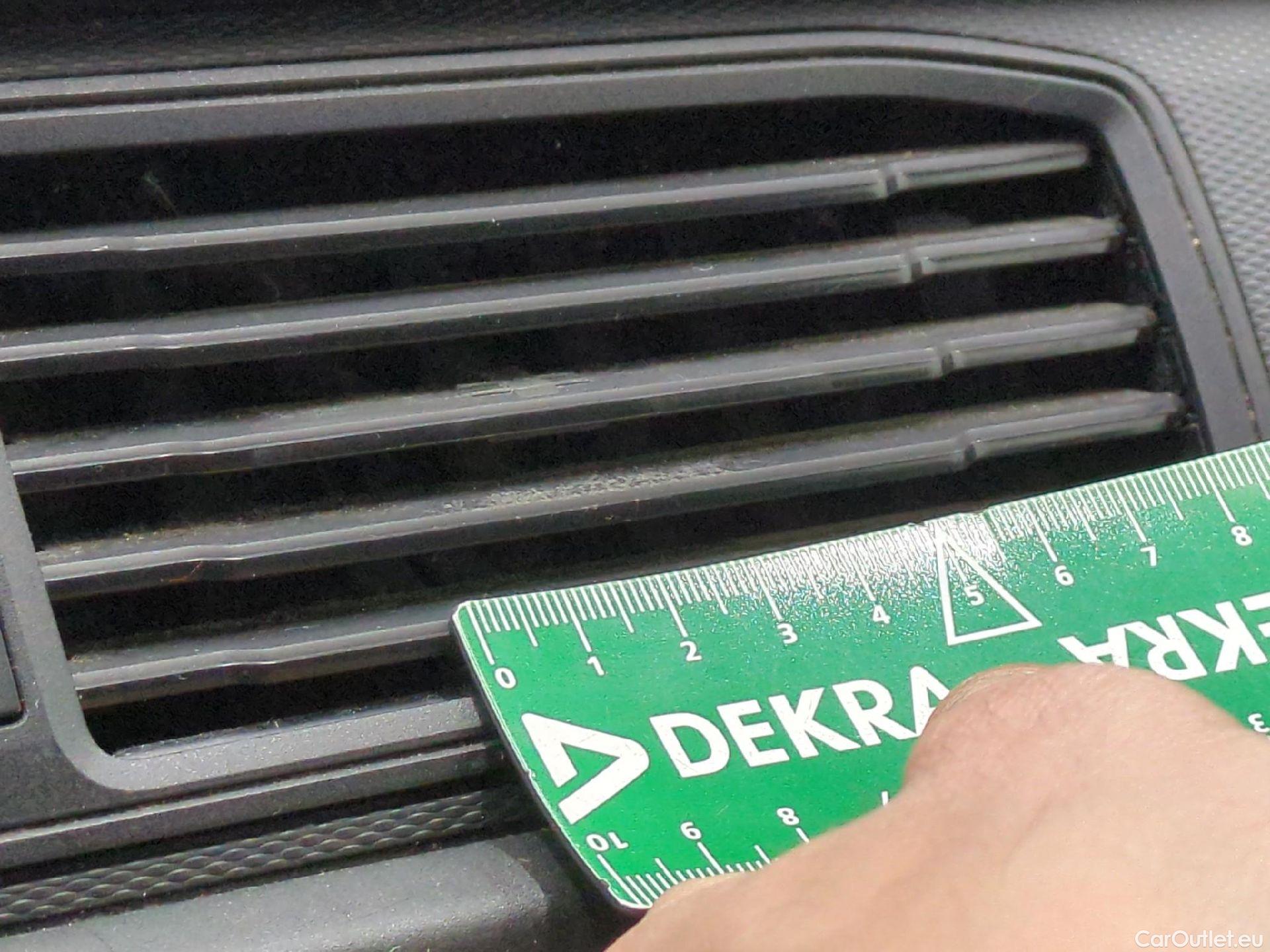  Volkswagen  Caddy VOLKSWAGEN  Van VU 4p Fourgonnette 2.0 TDI 122 4MOTION Business Line #7