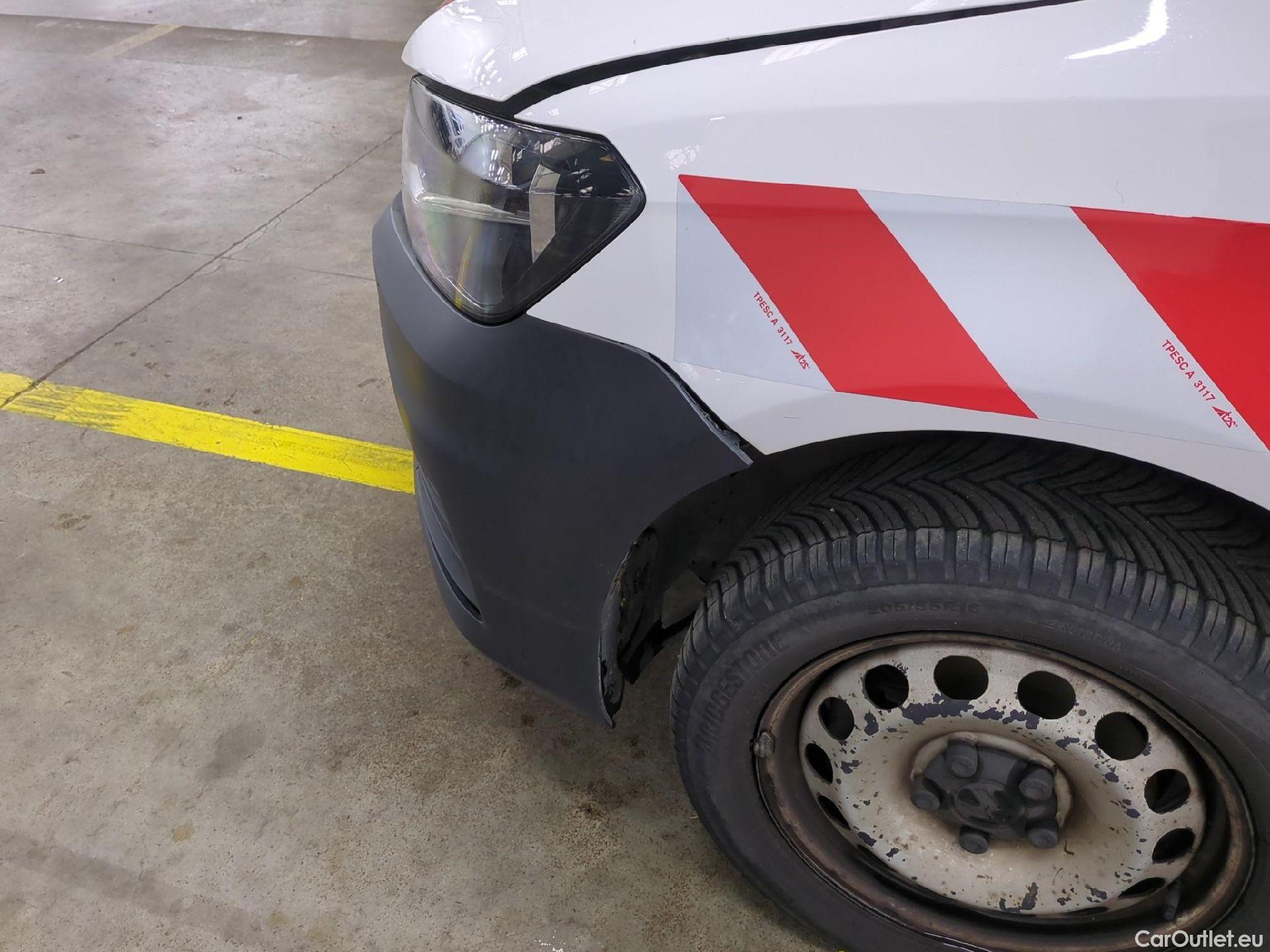  Volkswagen  Caddy VOLKSWAGEN  Van VU 4p Fourgonnette 2.0 TDI 122 4MOTION Business Line #32